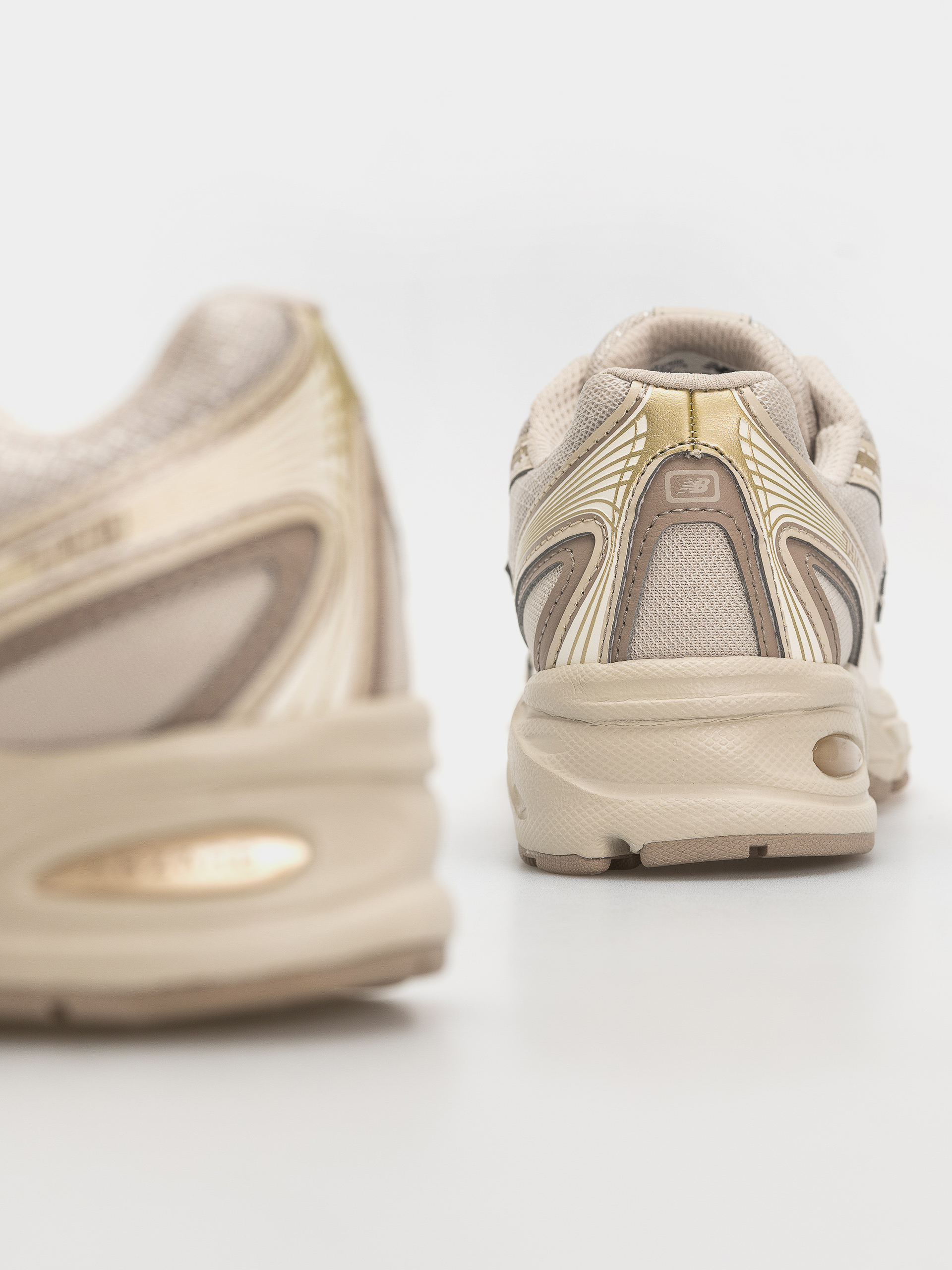 Обувки New Balance 740 (mushroom/timberwolf)