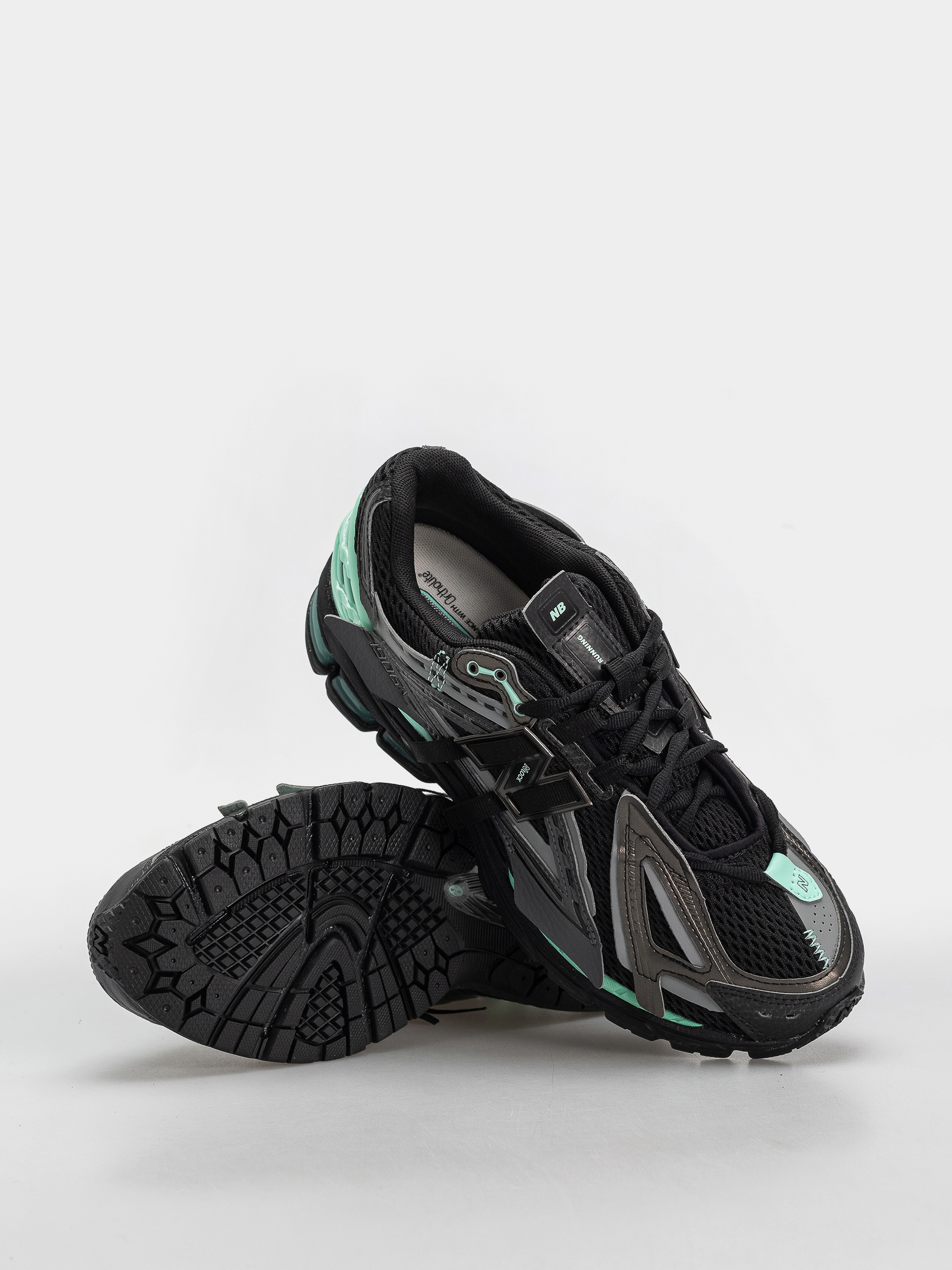 Обувки New Balance 1906 (black/bright mint)