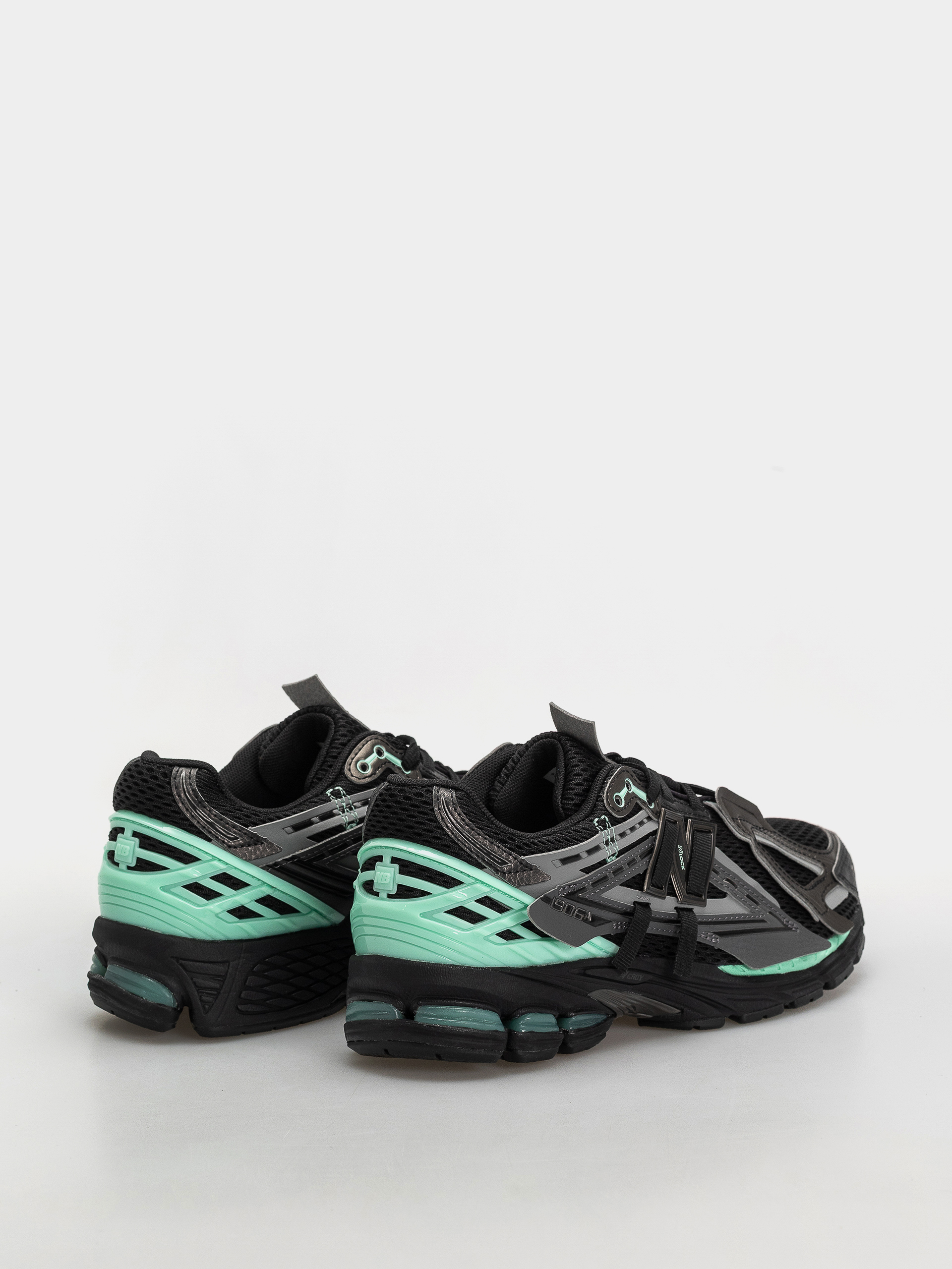 Обувки New Balance 1906 (black/bright mint)