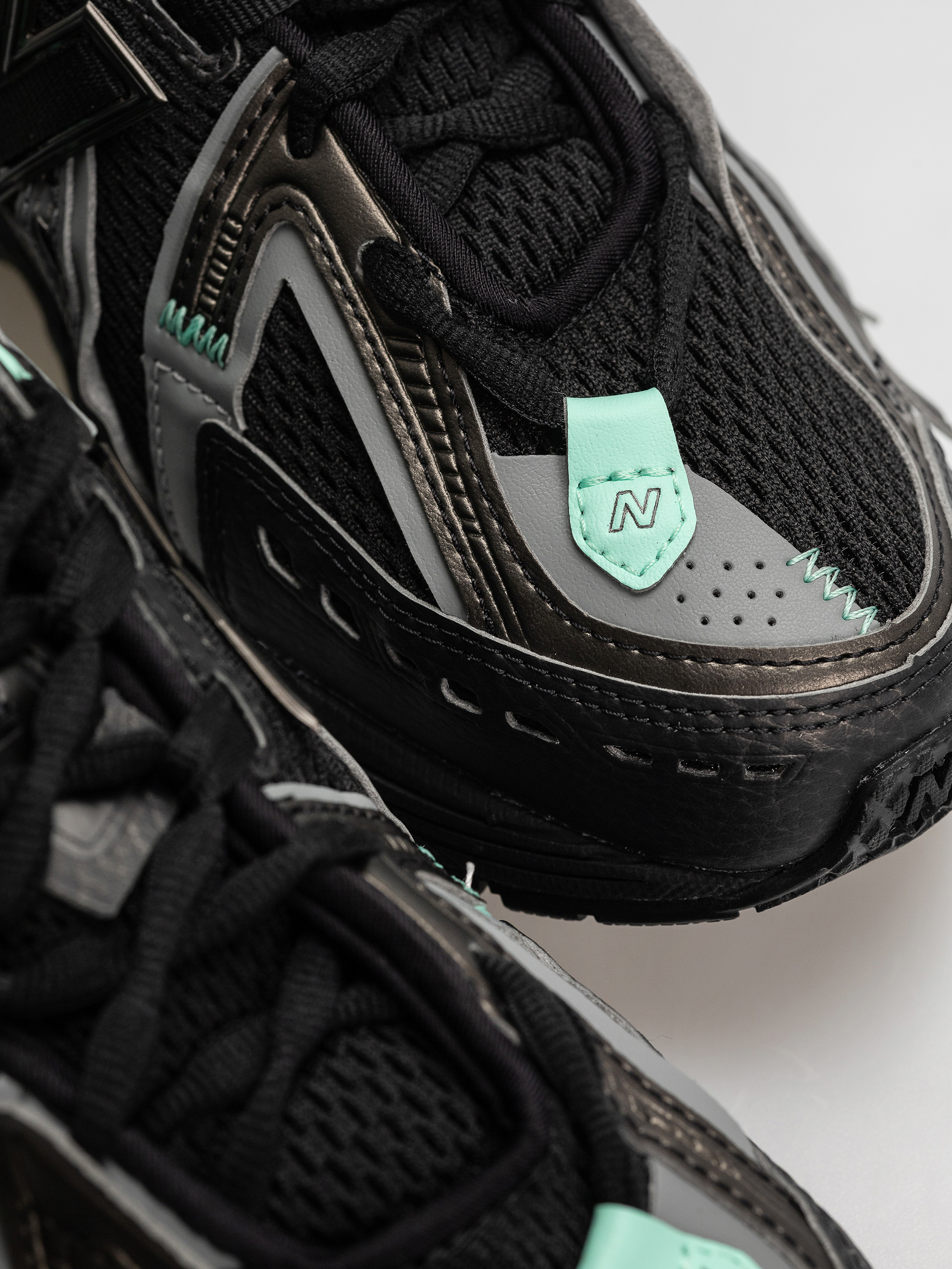Обувки New Balance 1906 (black/bright mint)