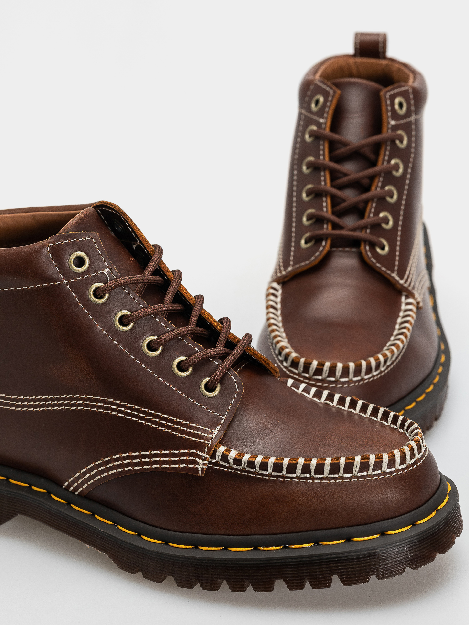 Обувки Dr. Martens Lowell Chukka (butterscotch)