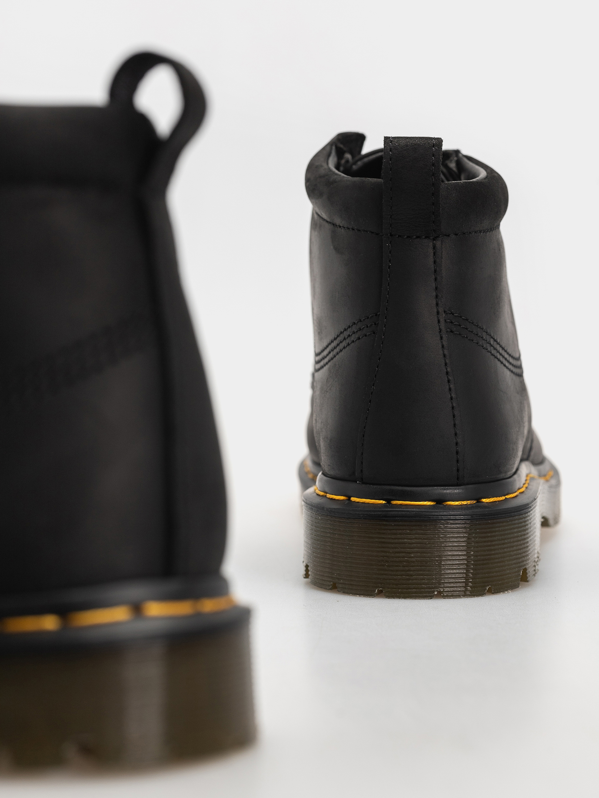 Обувки Dr. Martens Lowell Chukka (black)
