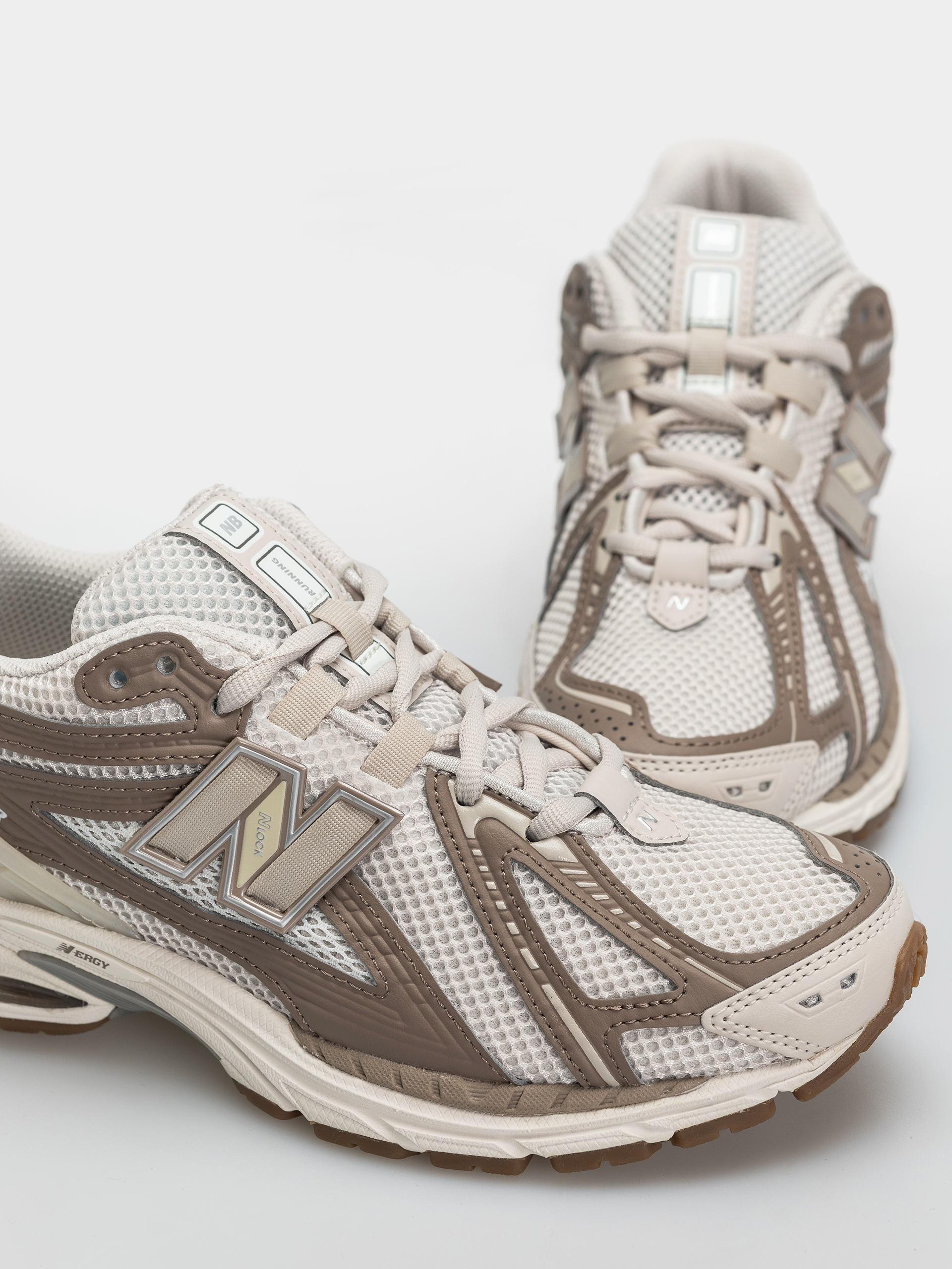 Обувки New Balance 1906 (moonbeam/mushroom)
