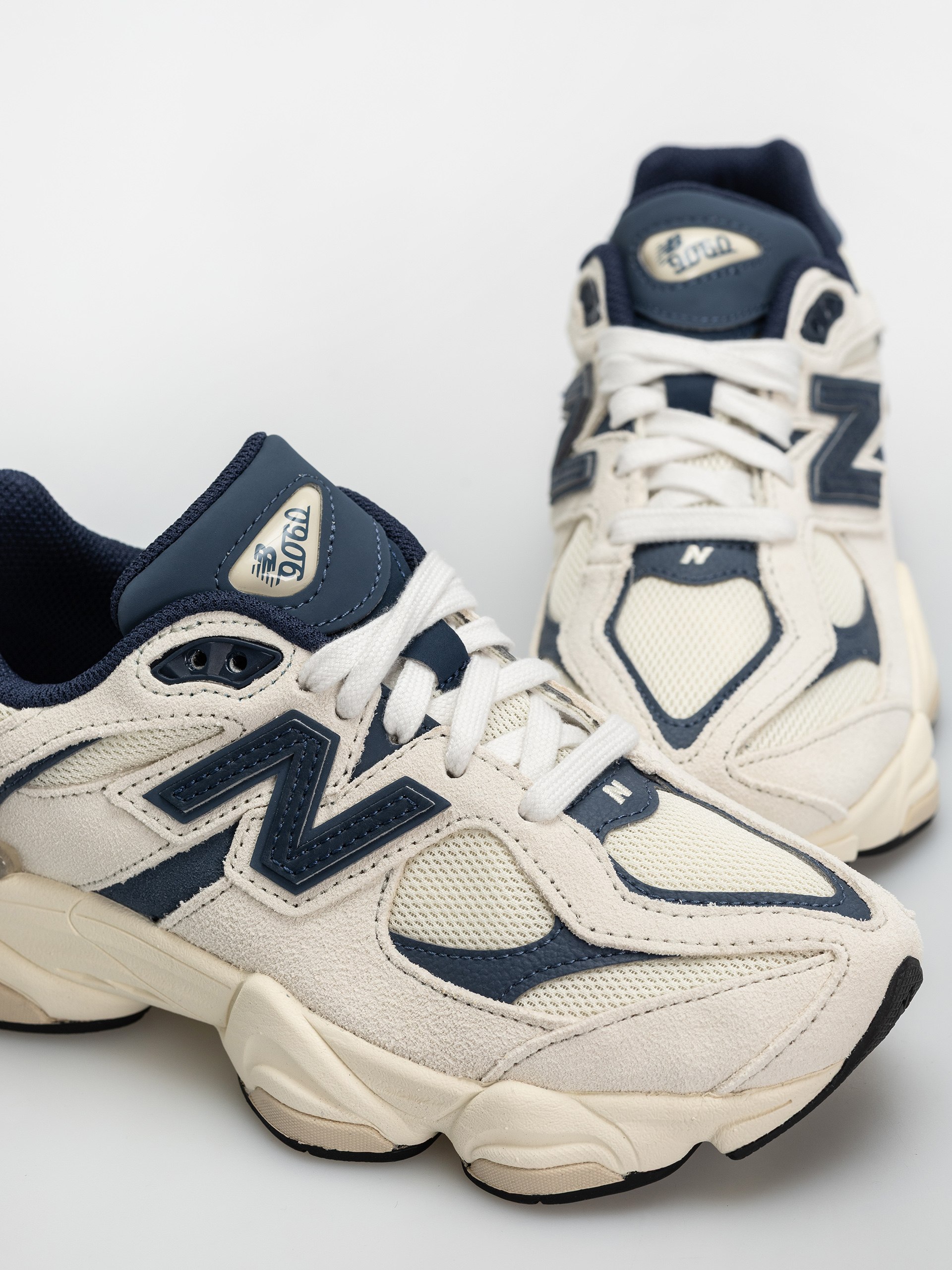 Обувки New Balance 9060 JR (nb navy/linen)