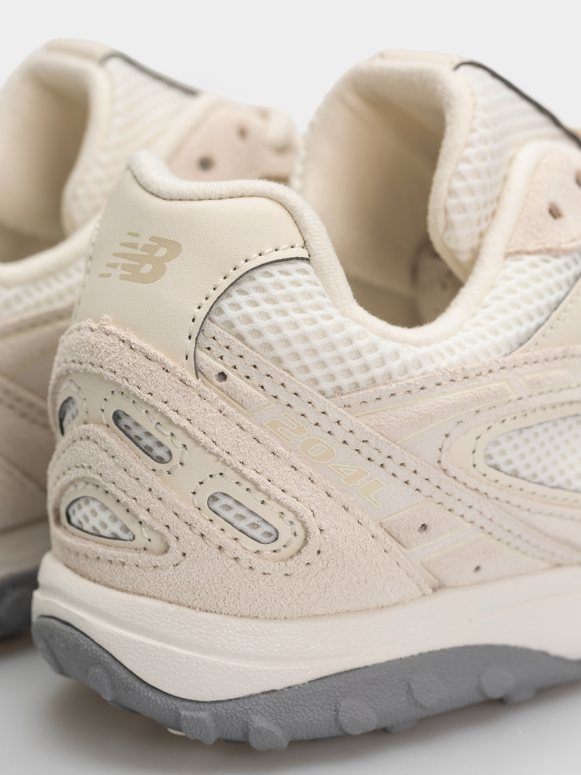 Обувки New Balance 204L (angora/linen)