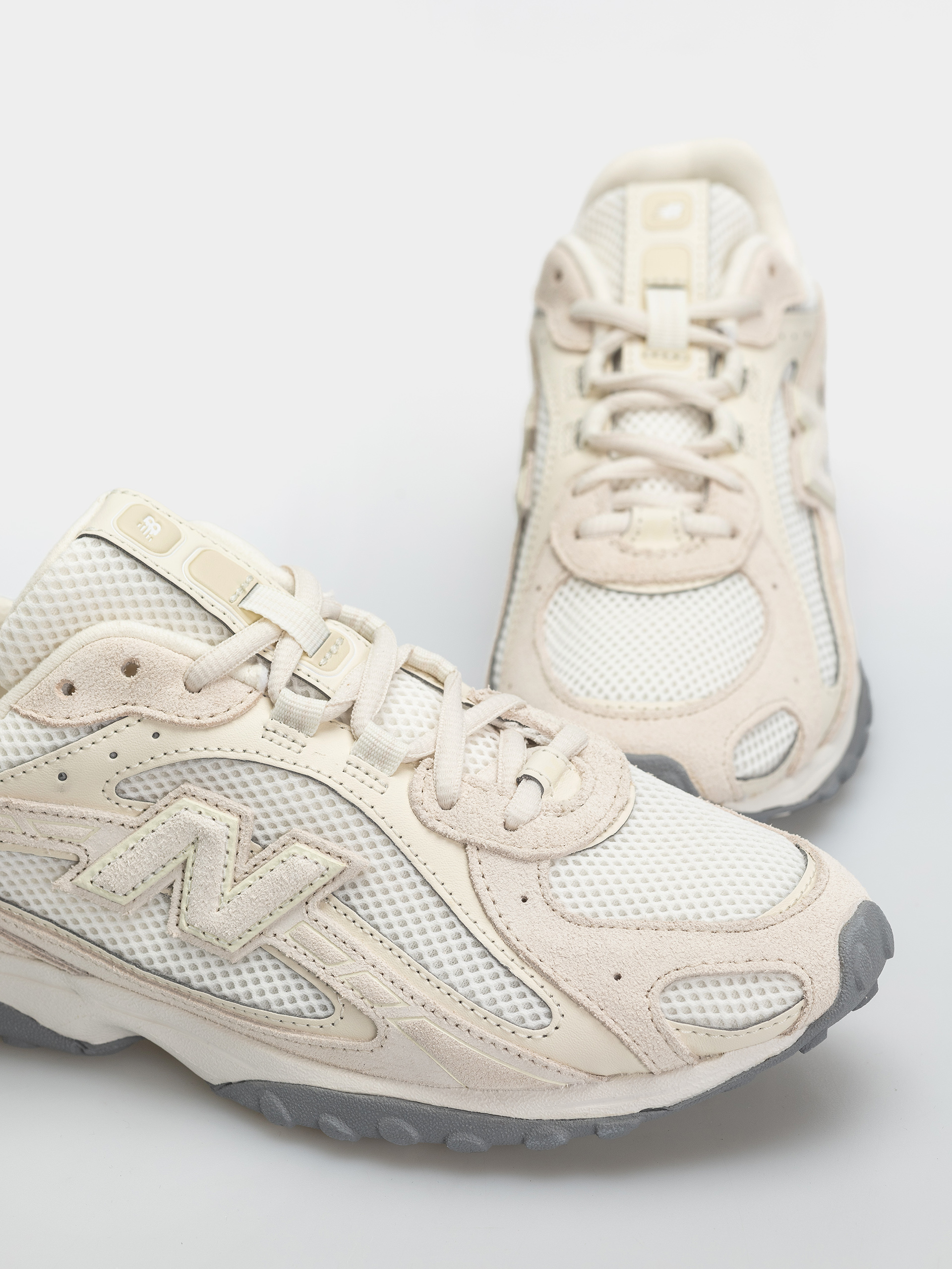 Обувки New Balance 204L (angora/linen)