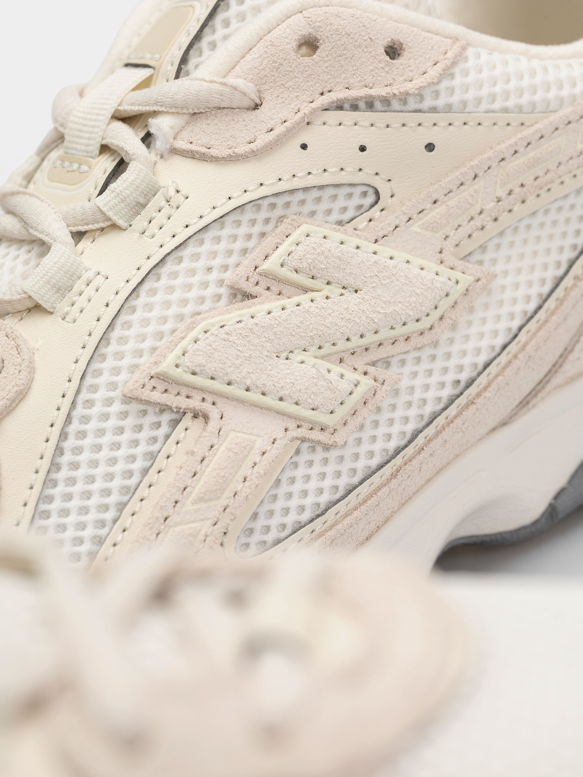 Обувки New Balance 204L (angora/linen)