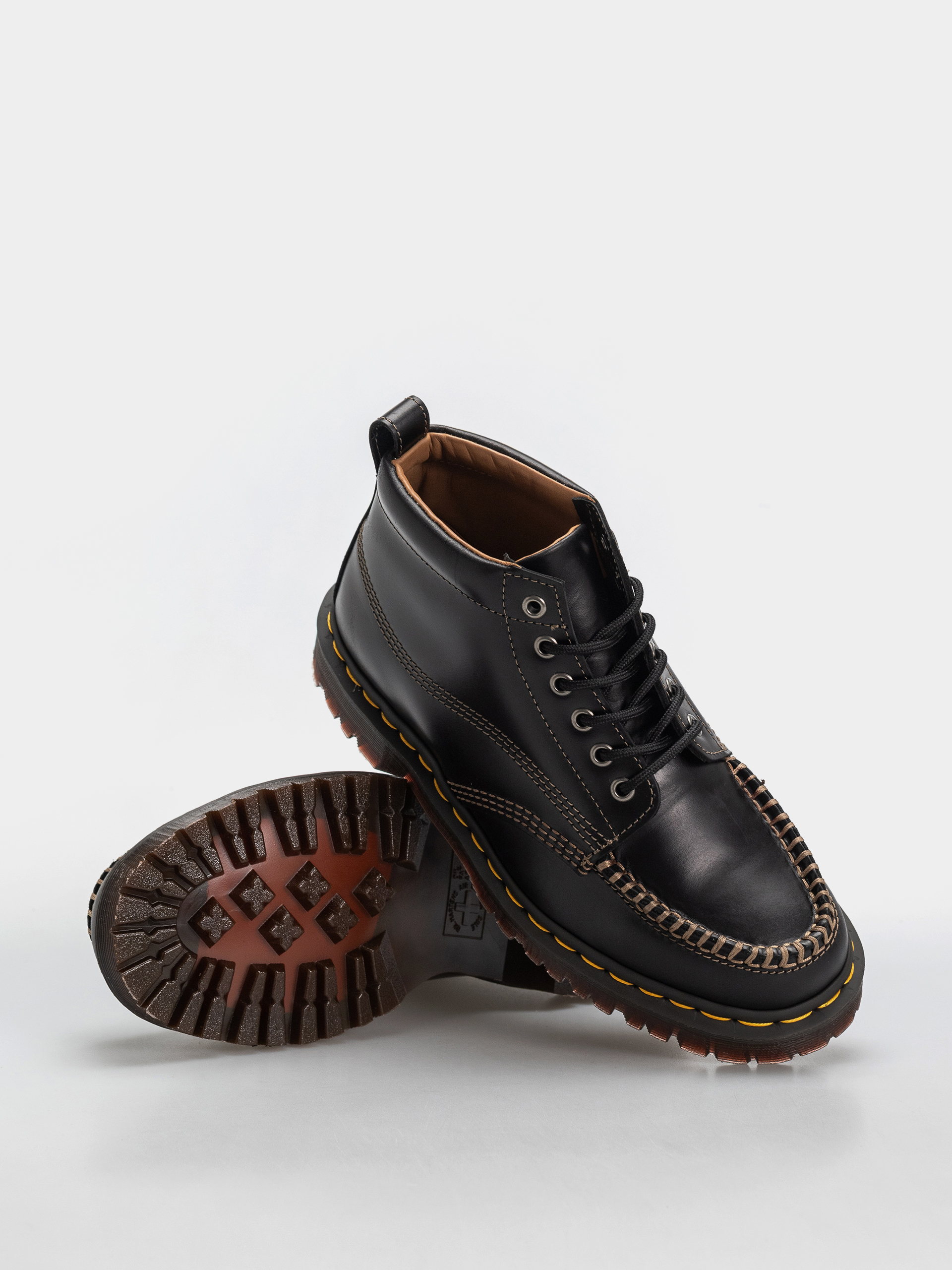 Обувки Dr. Martens Lowell Chukka (black )