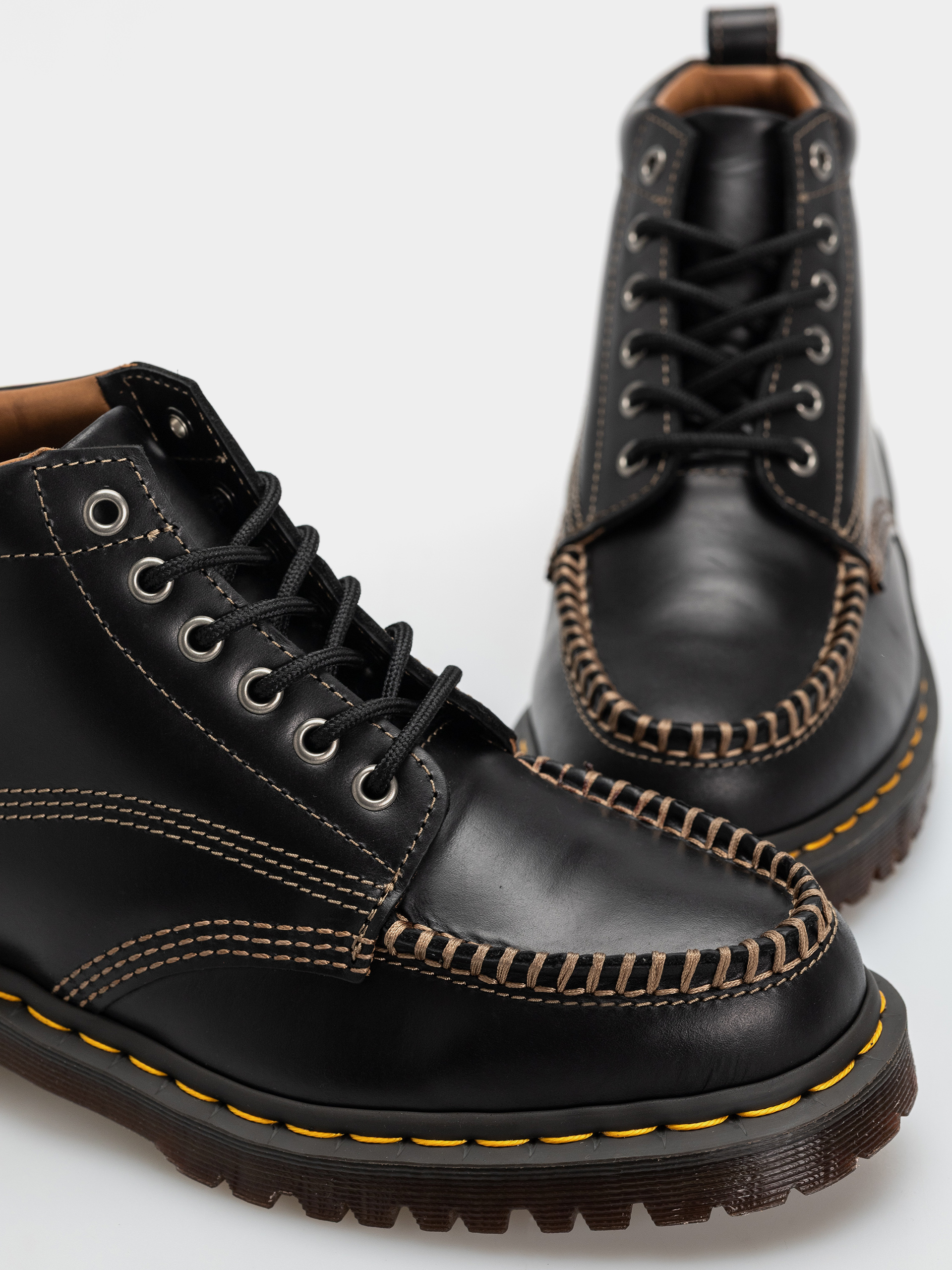 Обувки Dr. Martens Lowell Chukka (black )