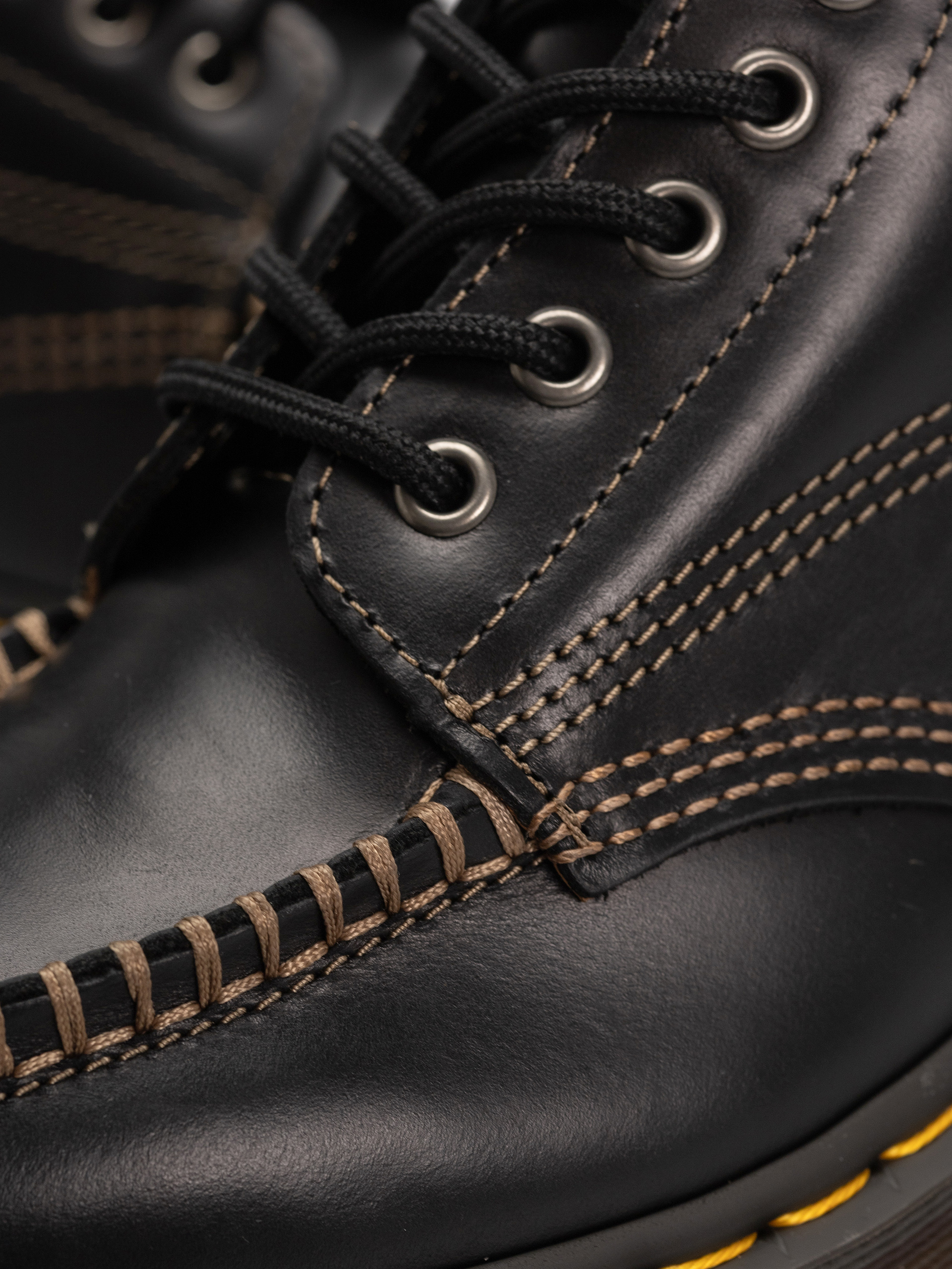 Обувки Dr. Martens Lowell Chukka (black )