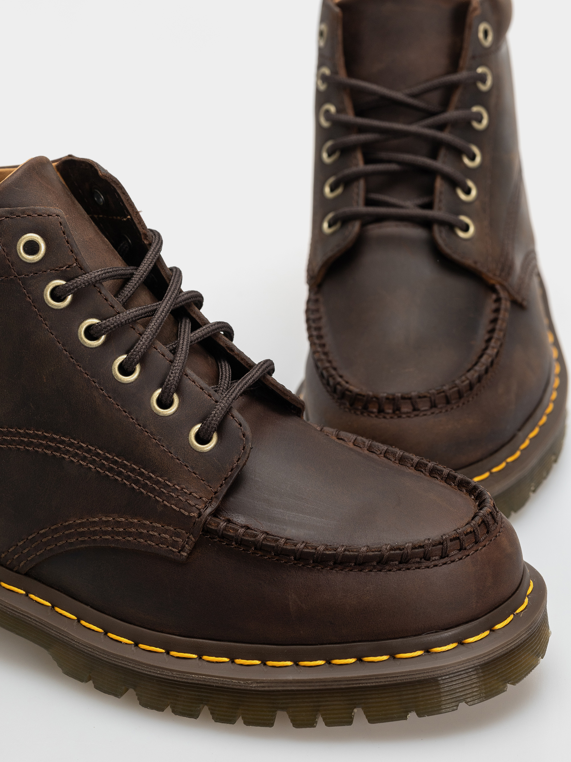Обувки Dr. Martens Lowell Chukka (dark brown)