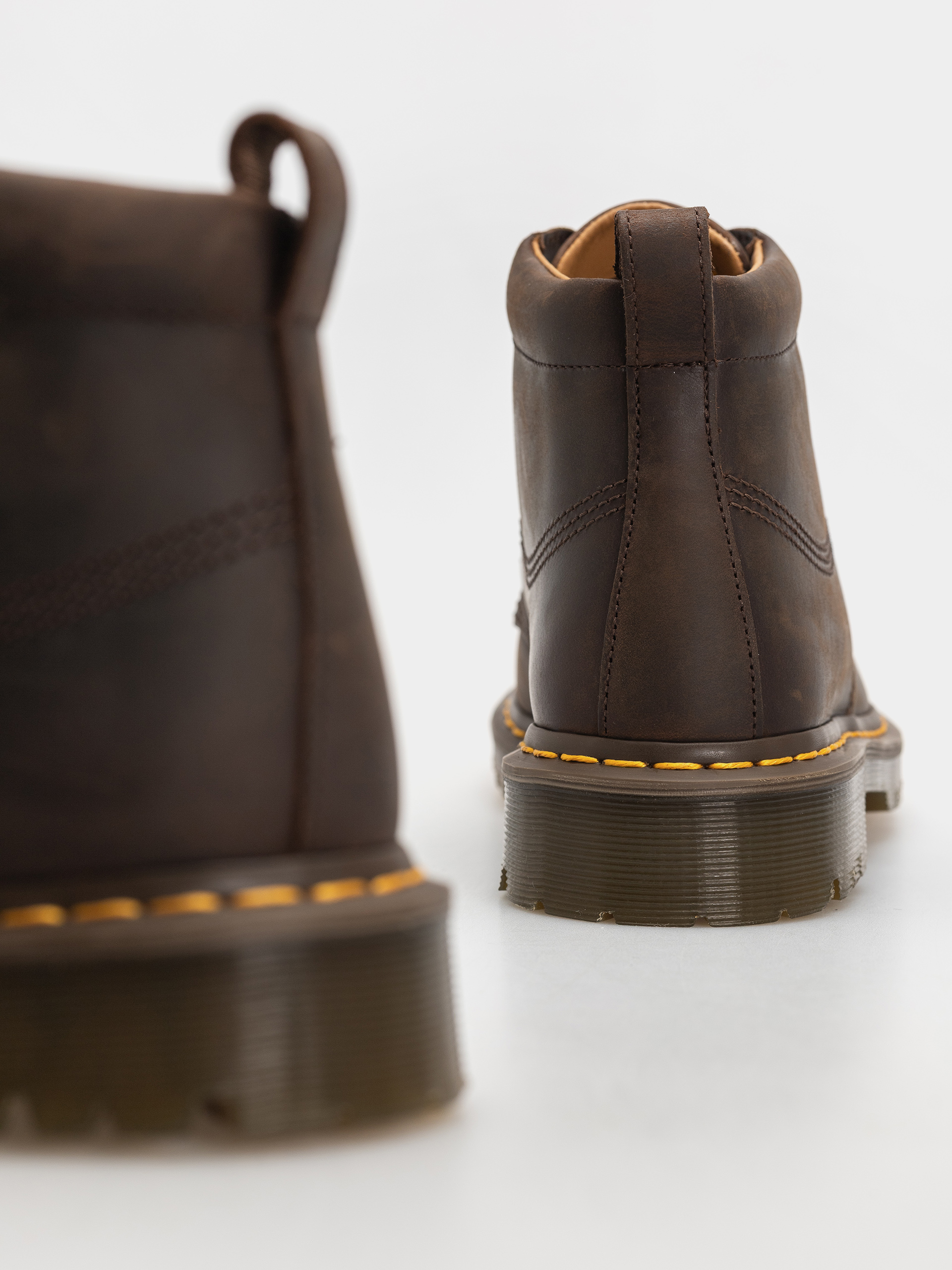 Обувки Dr. Martens Lowell Chukka (dark brown)