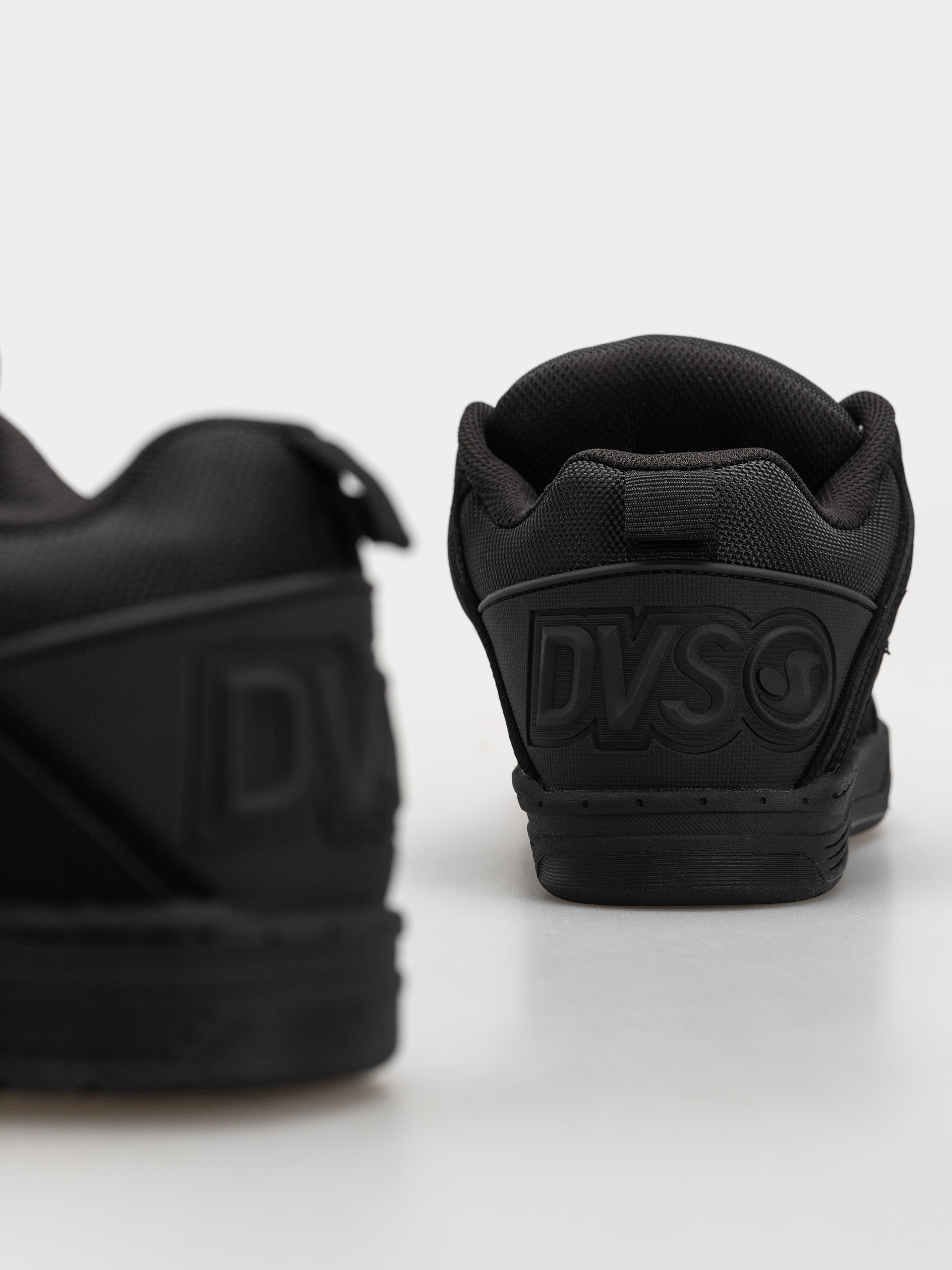 Обувки DVS Comanche (black/black)