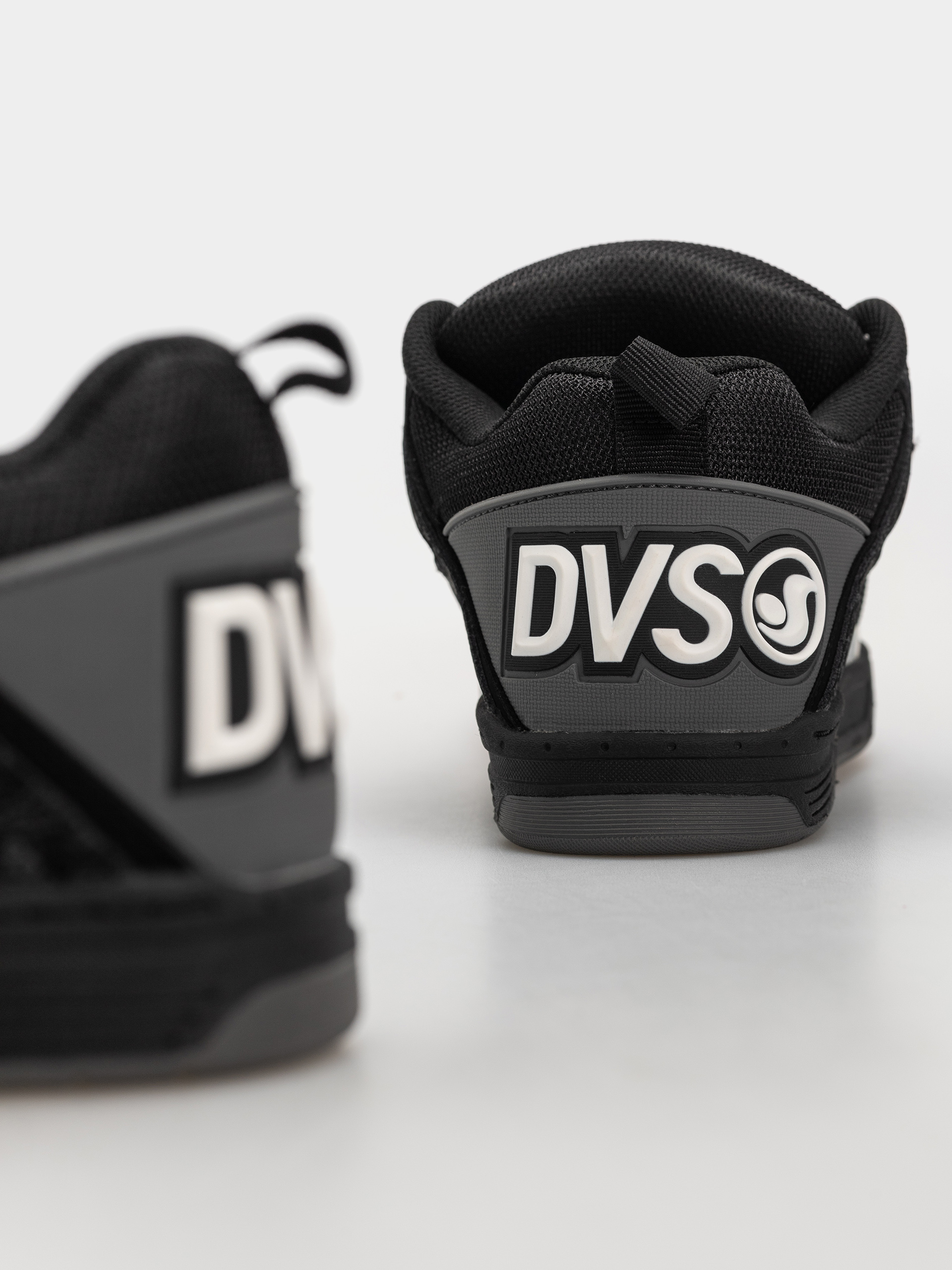 Обувки DVS Comanche (black/charcoal)