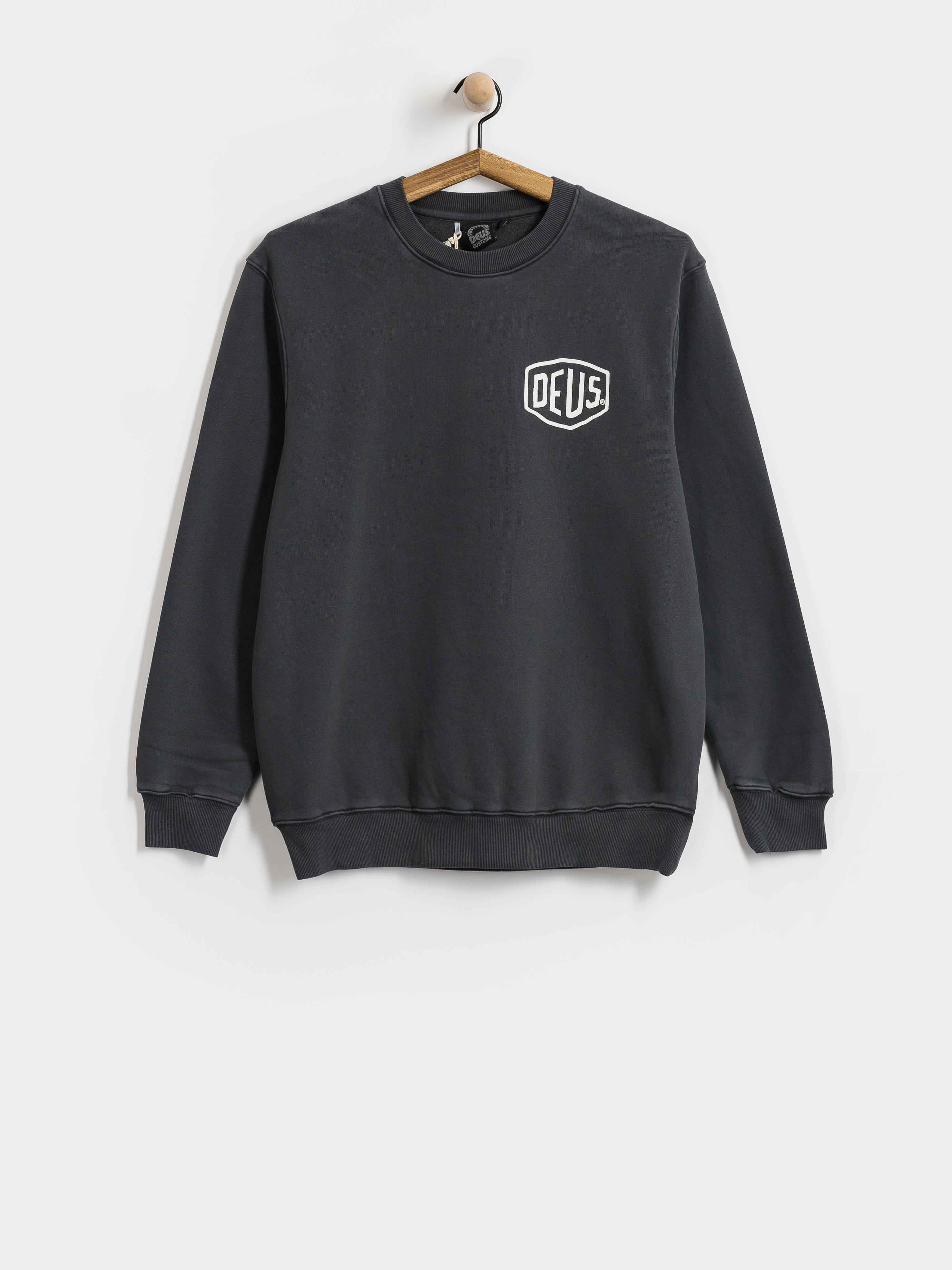u0421u0443u0438u0442u0448u044au0440u0442 Deus Ex Machina Shield Gd Crew (black)