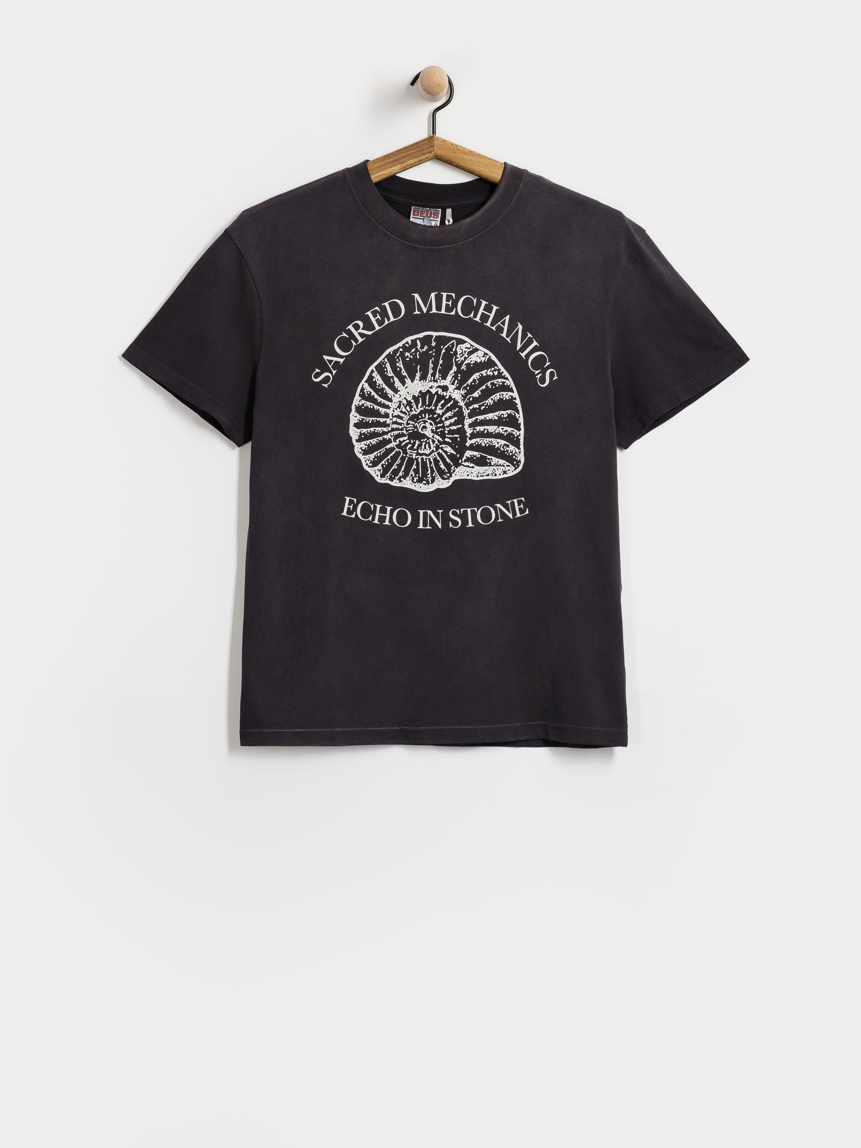 Тениска Deus Ex Machina Perfect Ratio (black beauty)