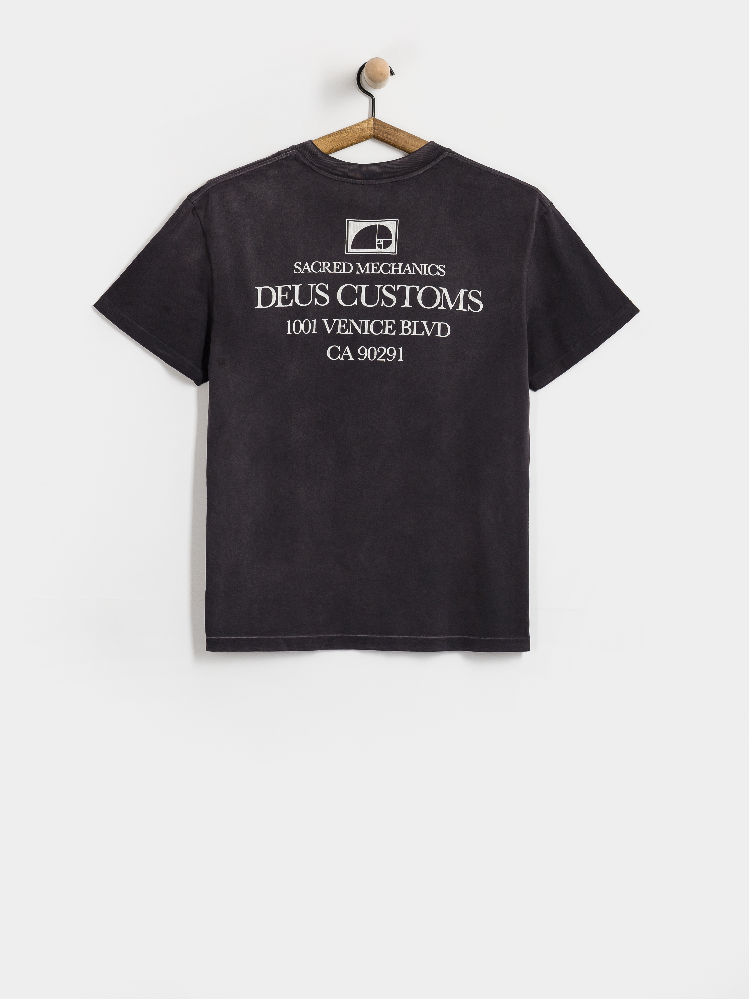 Тениска Deus Ex Machina Perfect Ratio (black beauty)