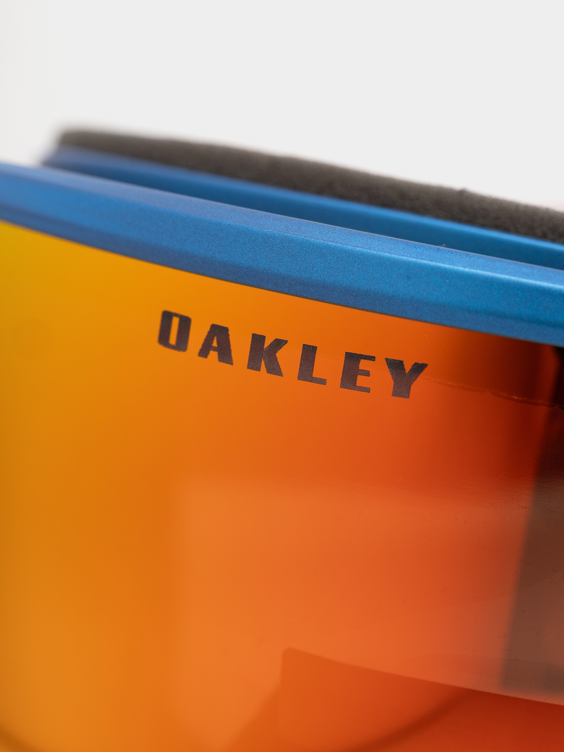 Сноуборд очила Oakley Flight Tracker L (anodized blue/prizm torch)
