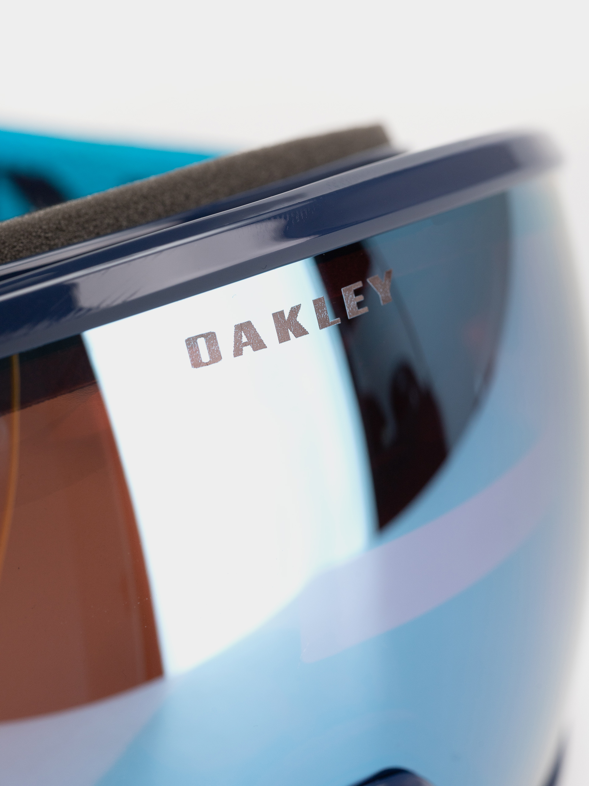 Сноуборд очила Oakley Flight Tracker M (abyss/prizm snow sappire iridium)