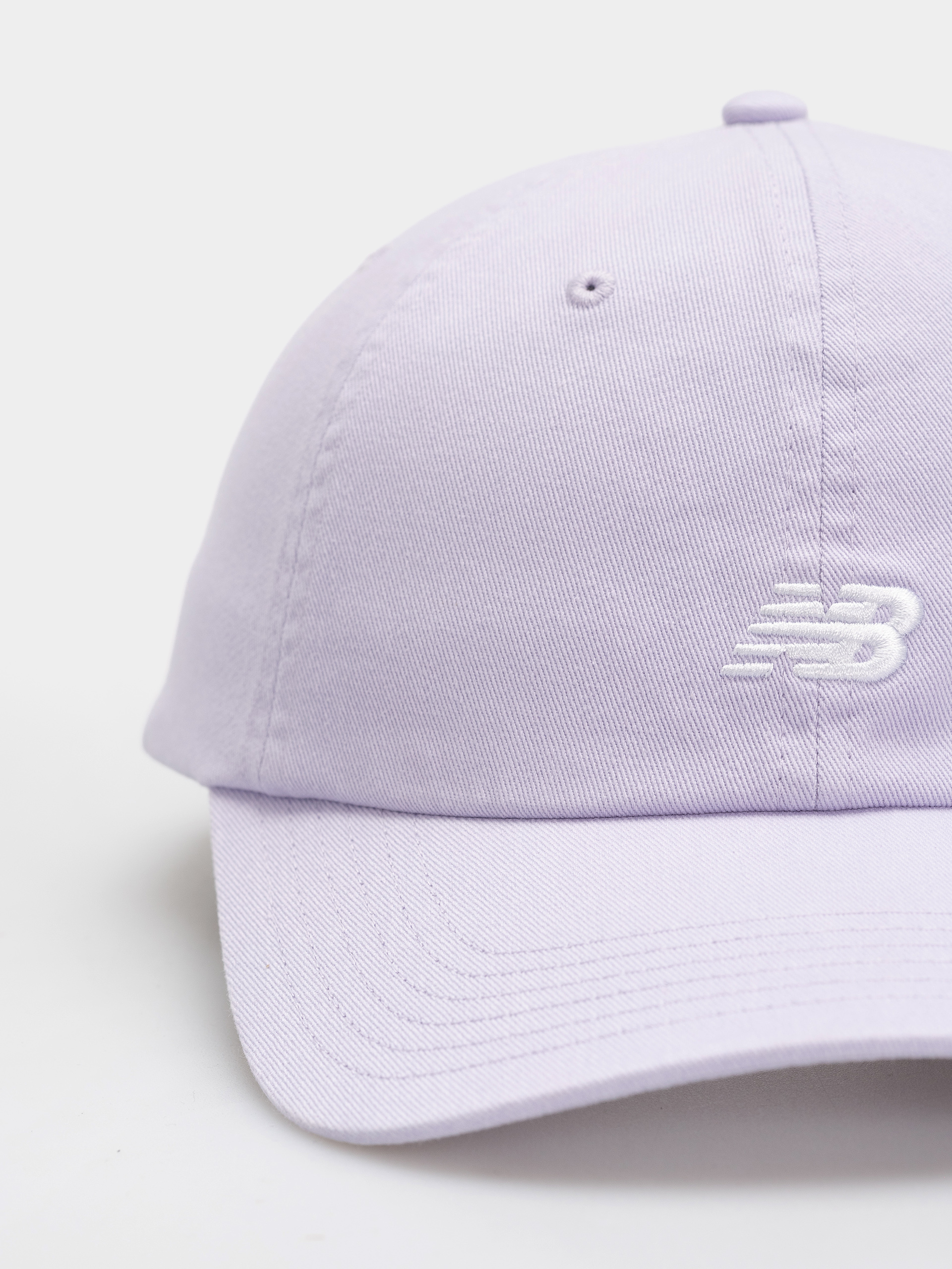 Шапка с козирка New Balance 6 Panel Classic Hat V 2.0 (smoked violet)