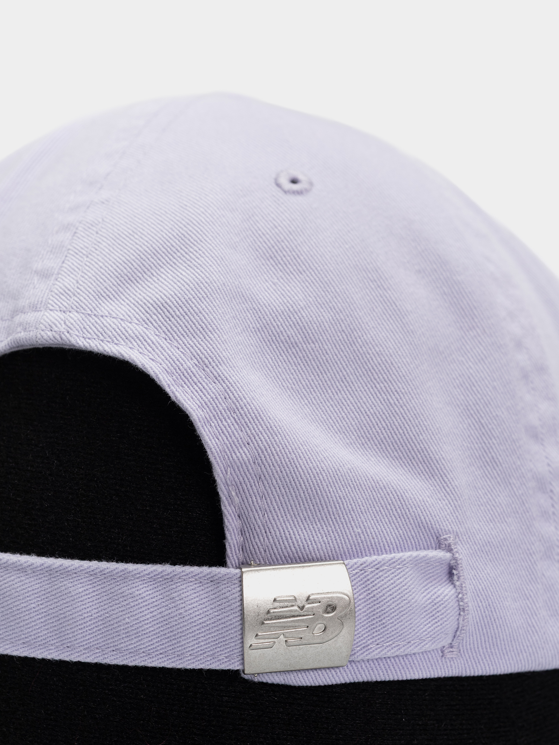 Шапка с козирка New Balance 6 Panel Classic Hat V 2.0 (smoked violet)