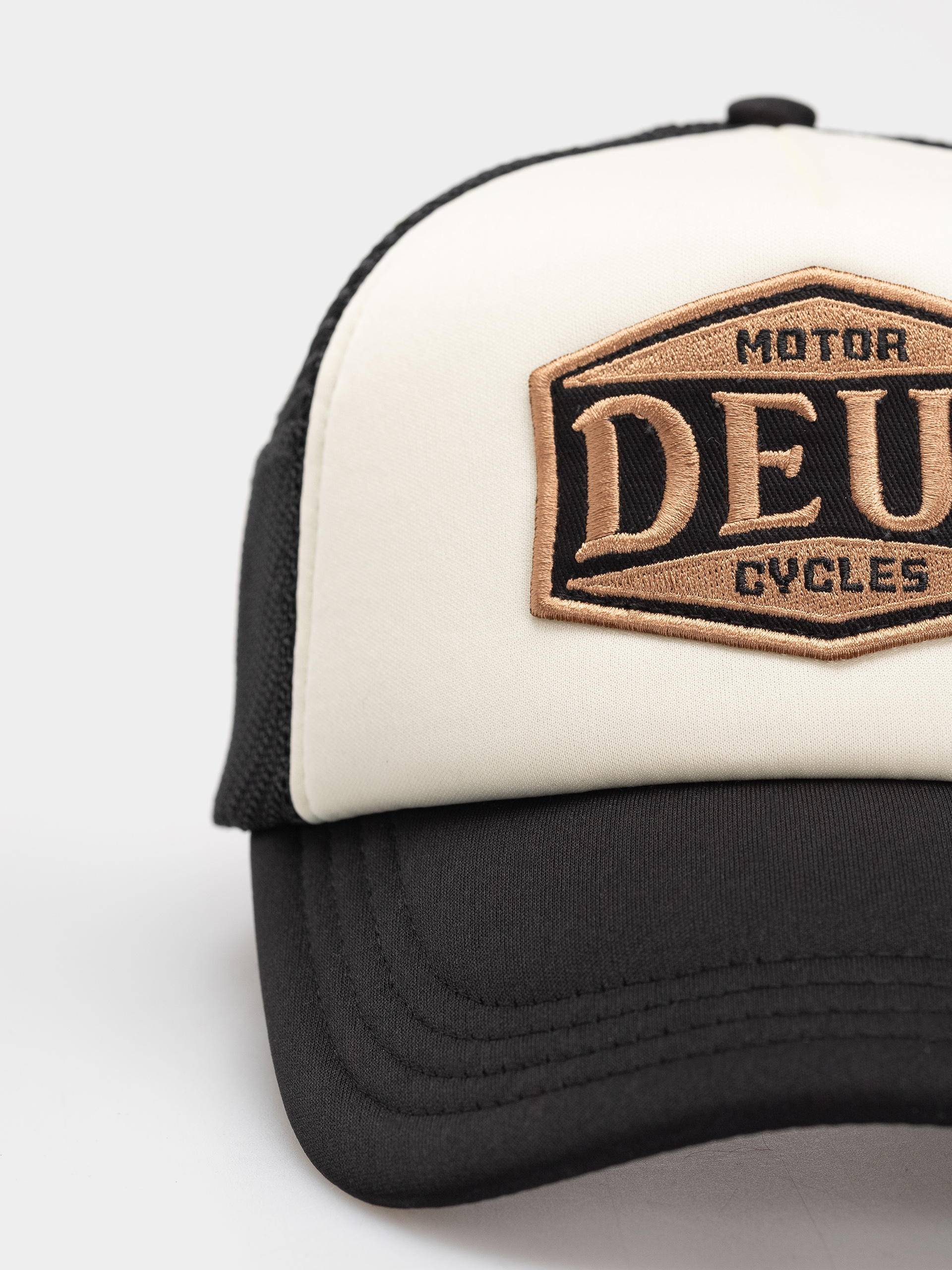 Шапка с козирка Deus Ex Machina Josel Trucker (black)