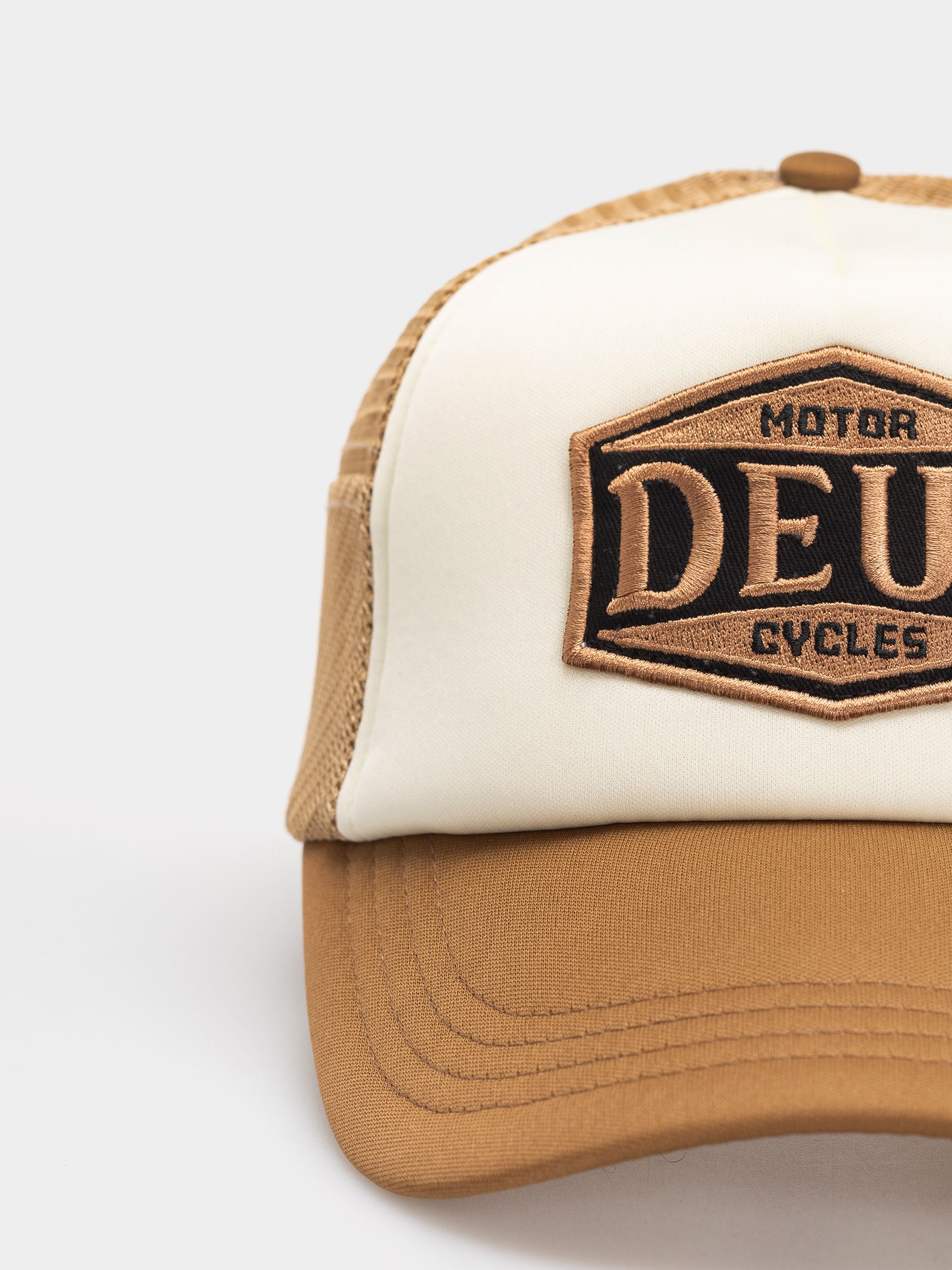 Шапка с козирка Deus Ex Machina Josel Trucker (camel brown)