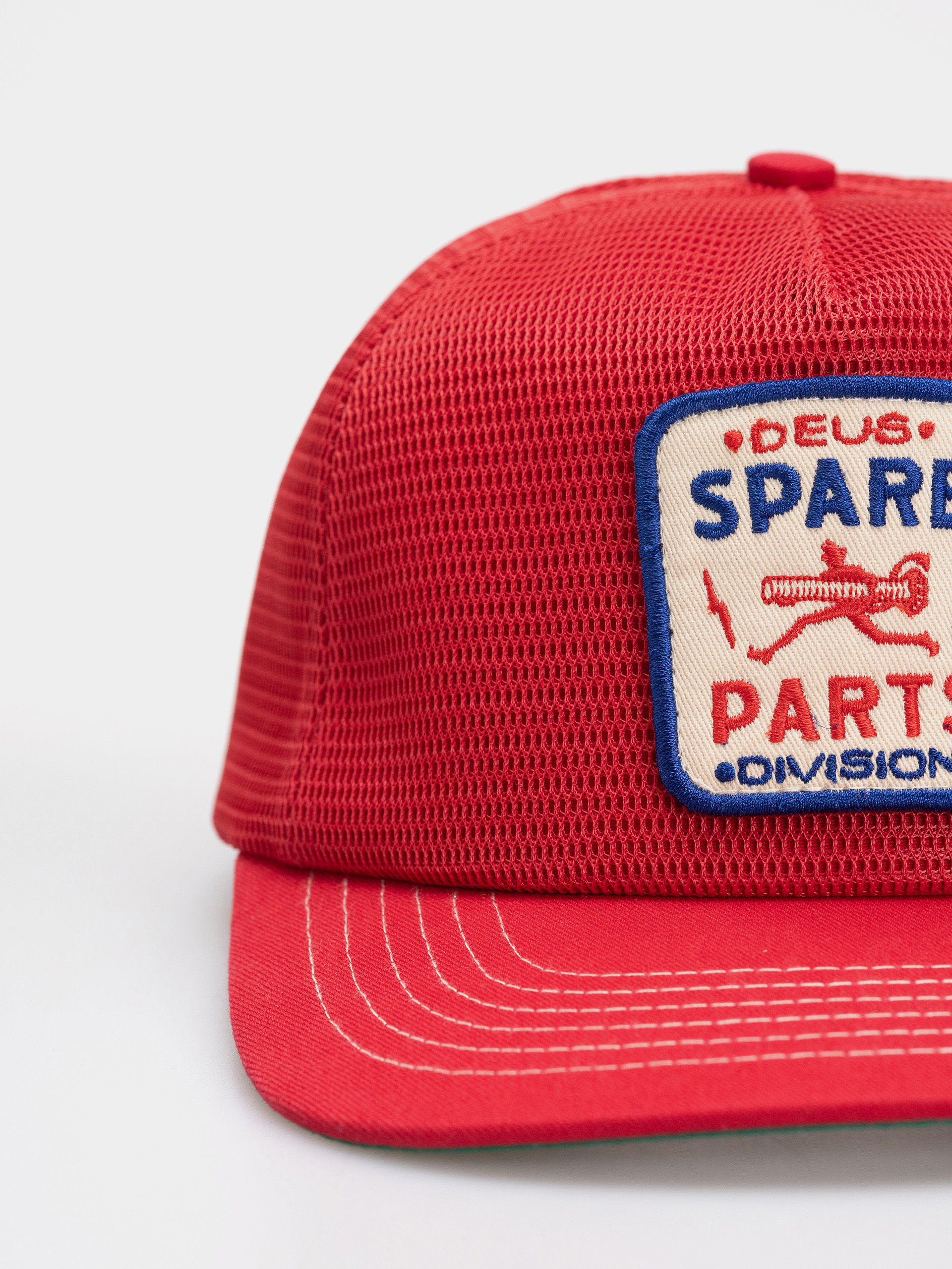 Шапка с козирка Deus Ex Machina Mudflap Trucker (cherry red)