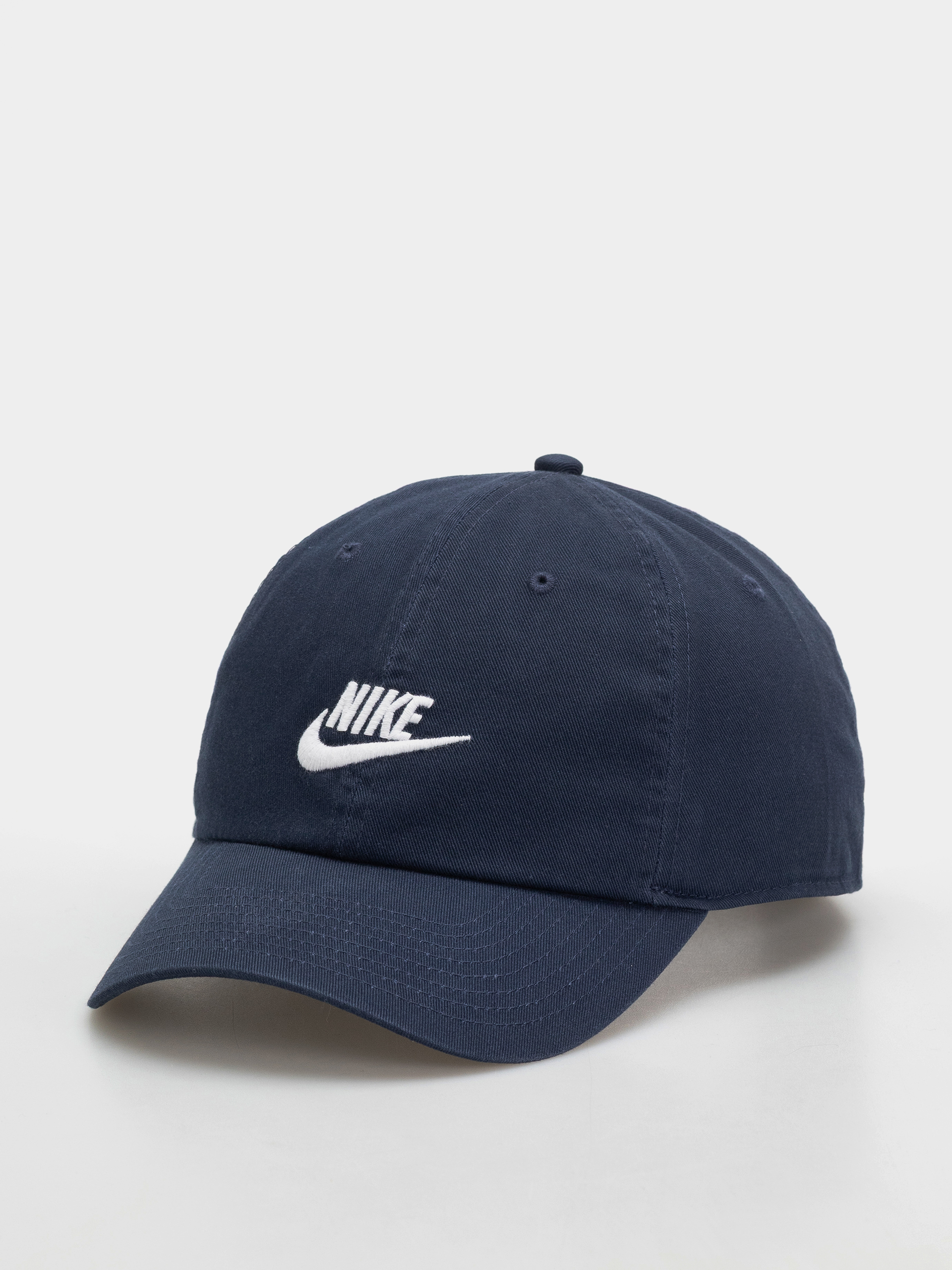 u0428u0430u043fu043au0430 u0441 u043au043eu0437u0438u0440u043au0430 Nike SB Nike Club Futura (obsidian/white)