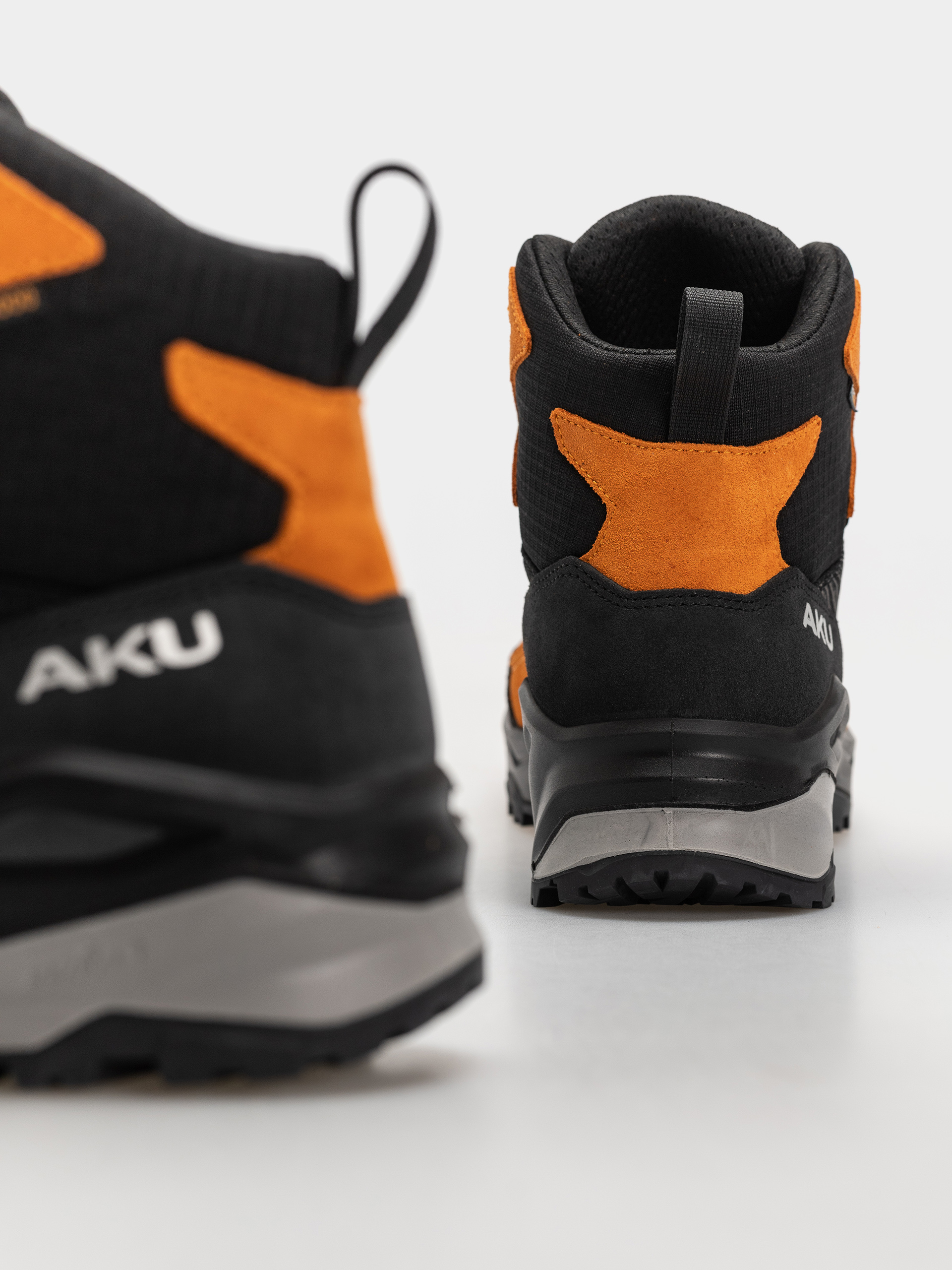 Обувки AKU Adapta Light GTX (black/orange)