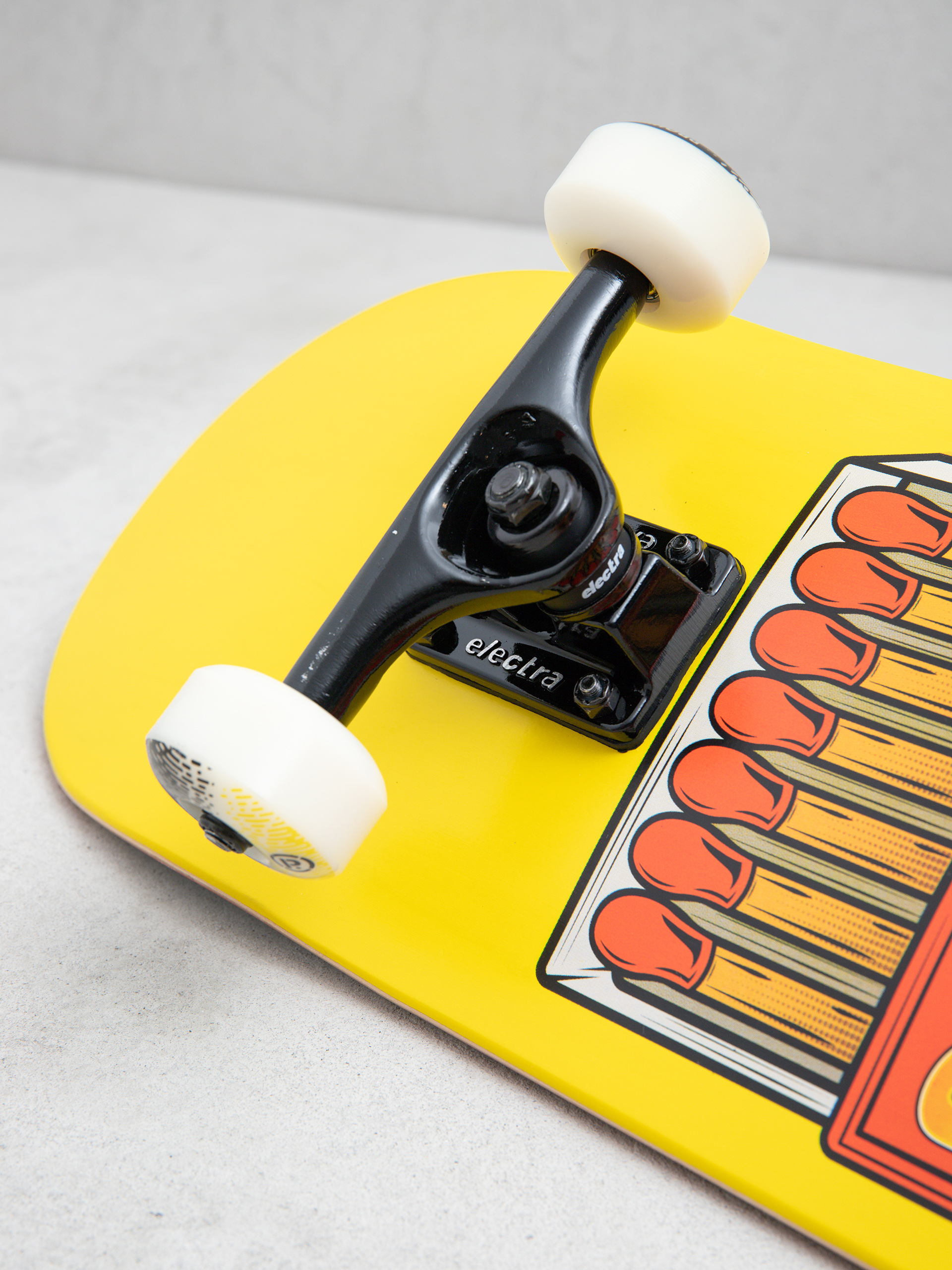 Скейтборд Cartel Skateboards Firestarter (yellow)