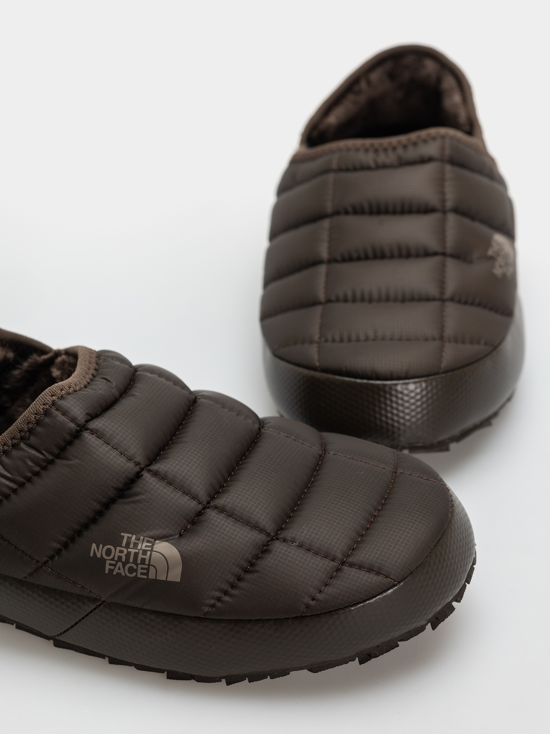 Обувки The North Face Thermoball Traction Mule V Wmn (dark chestnut/dark chestnut)