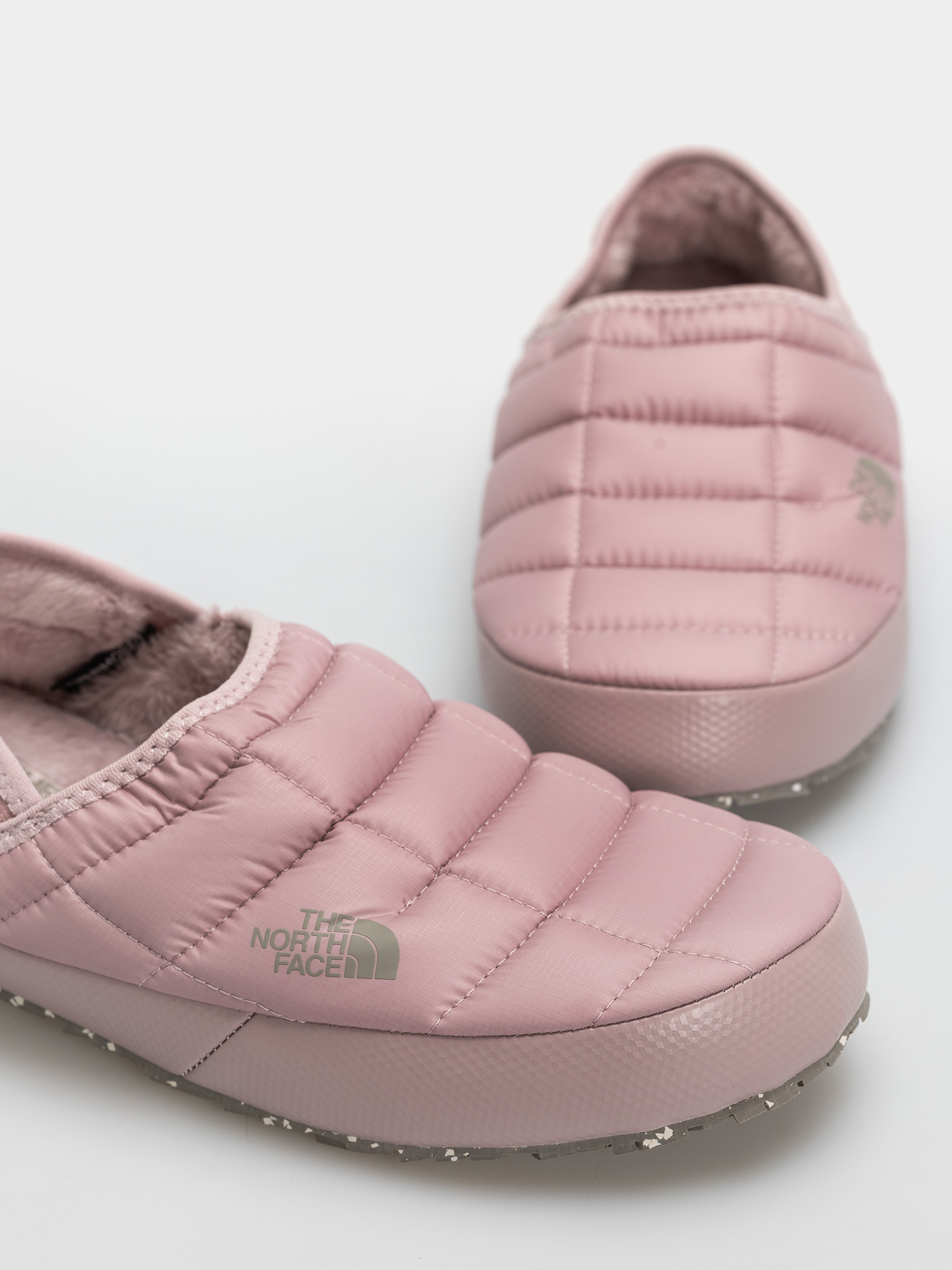 Обувки The North Face Thermoball Traction Mule V Wmn (metal pink/stone slab)