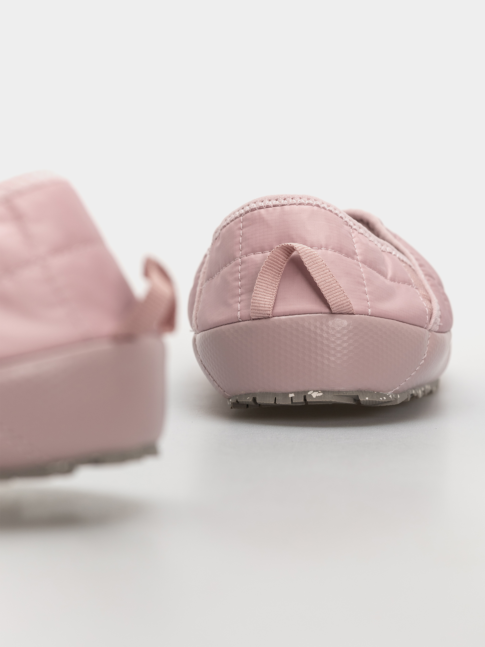 Обувки The North Face Thermoball Traction Mule V Wmn (metal pink/stone slab)