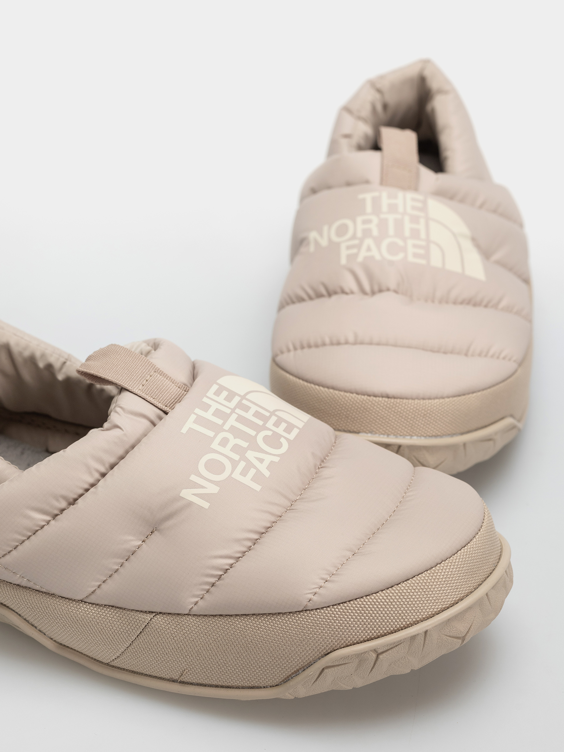 Обувки The North Face Nuptse Mule Wmn (timeless taupe/calacatt)