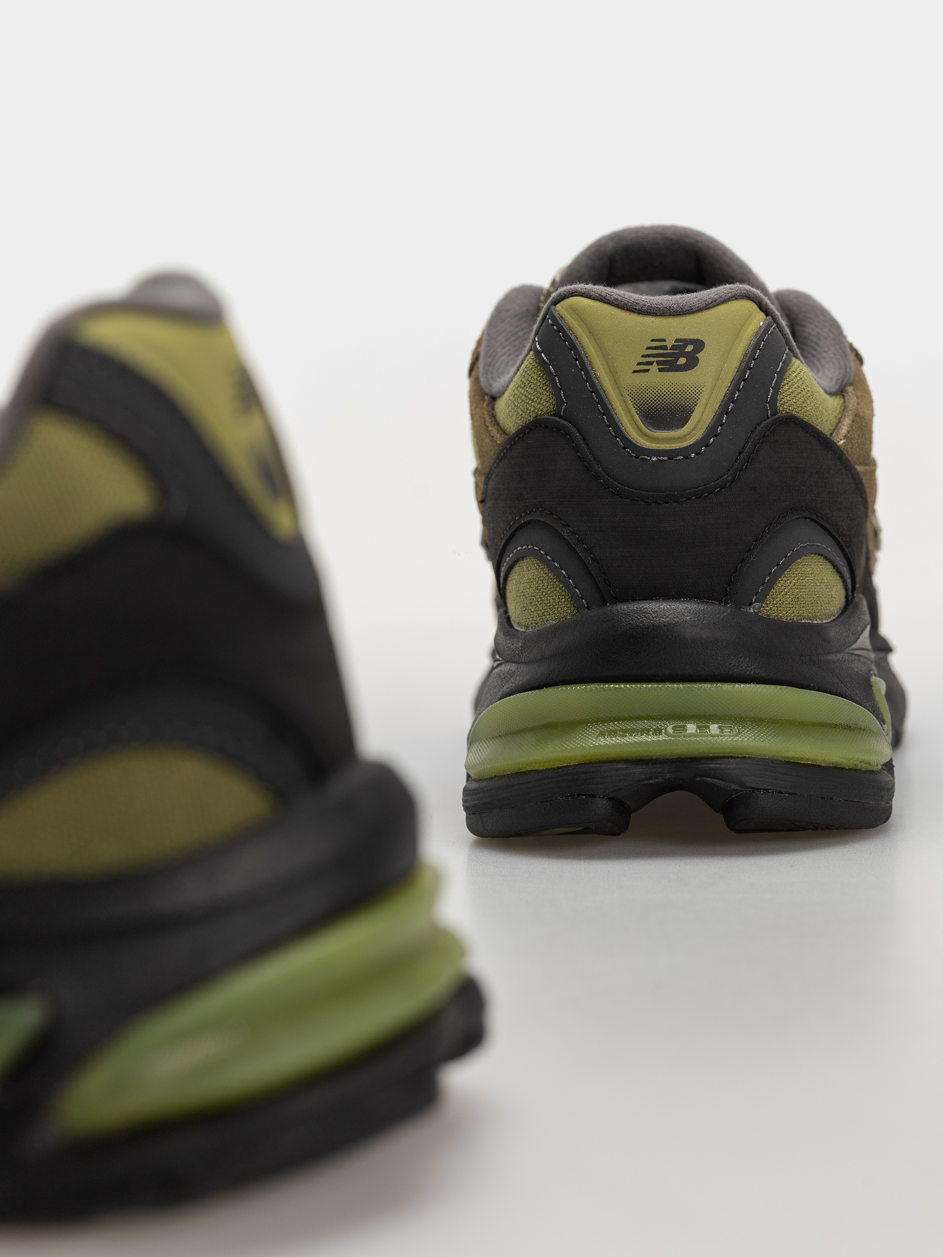 Обувки New Balance 2010 (wakame/black)
