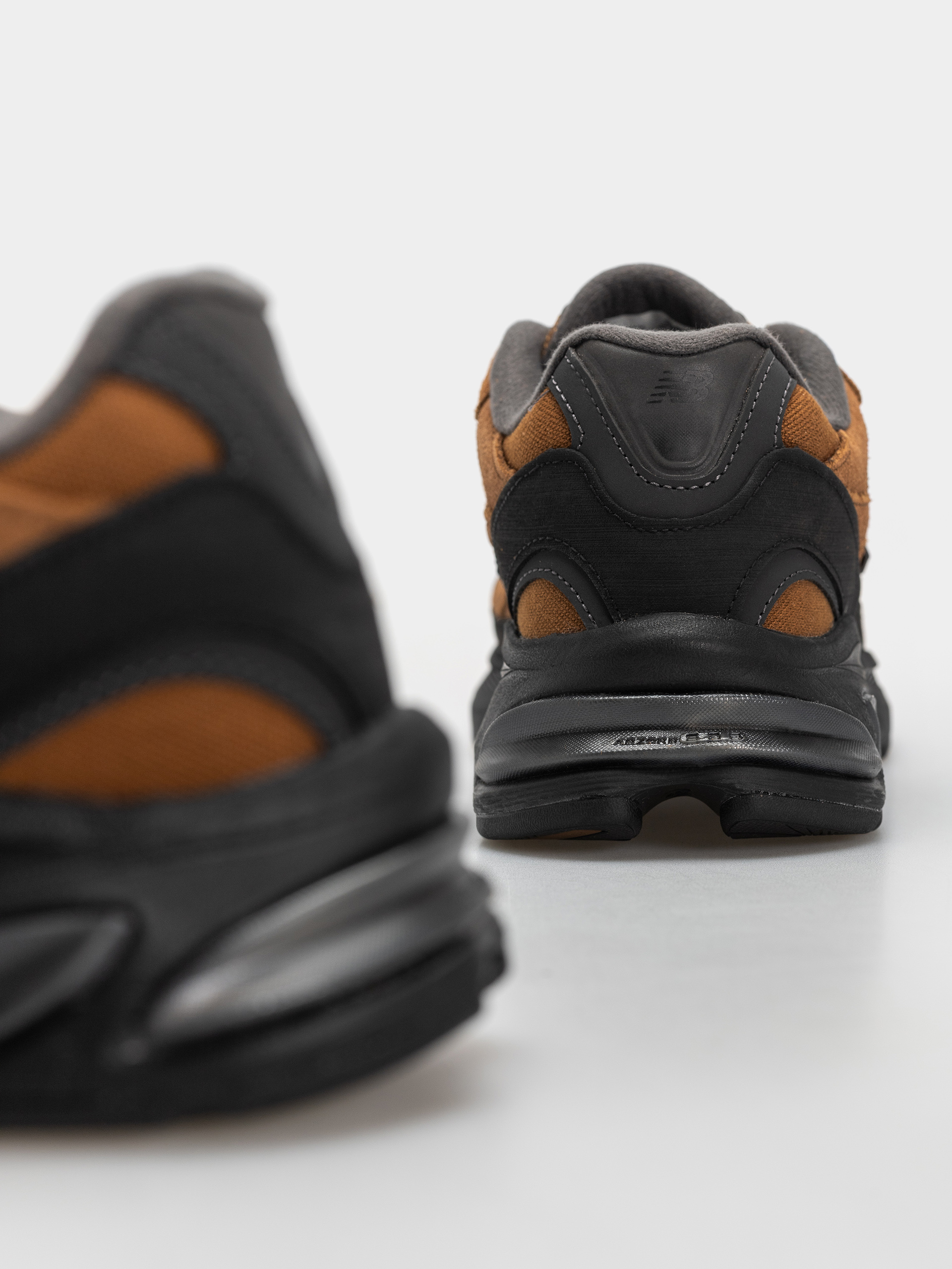 Обувки New Balance 2010 (breakfast tea/black)