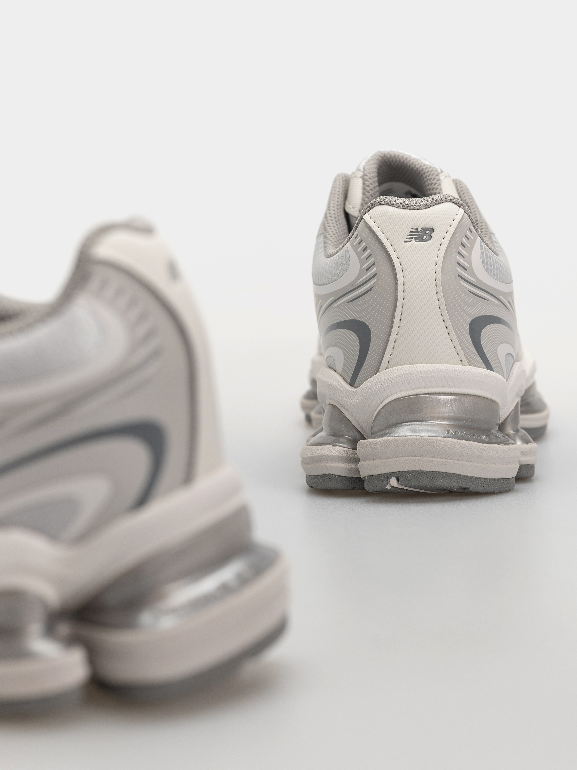 Обувки New Balance 2000 (reflection/grey matter/slate grey)