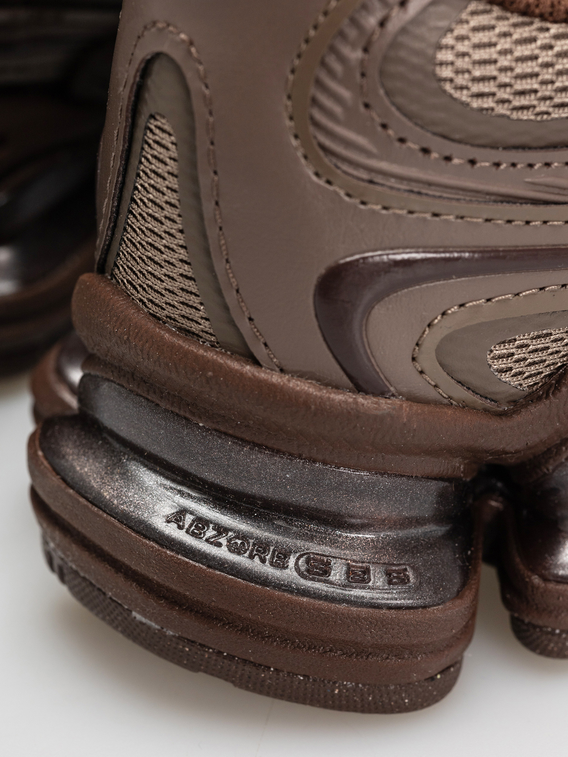 Обувки New Balance 2000 (thunder brown/pumpernickel)