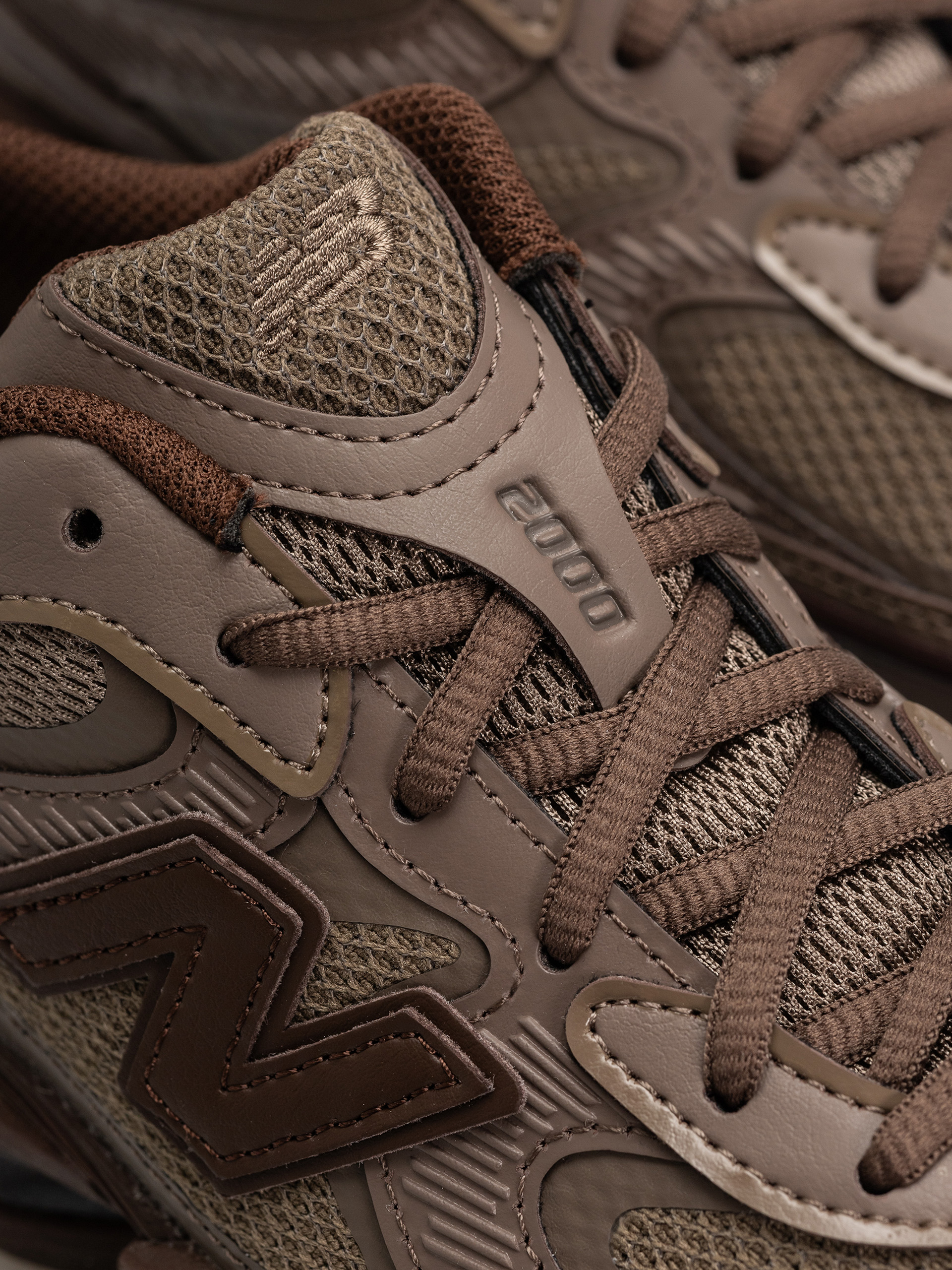 Обувки New Balance 2000 (thunder brown/pumpernickel)