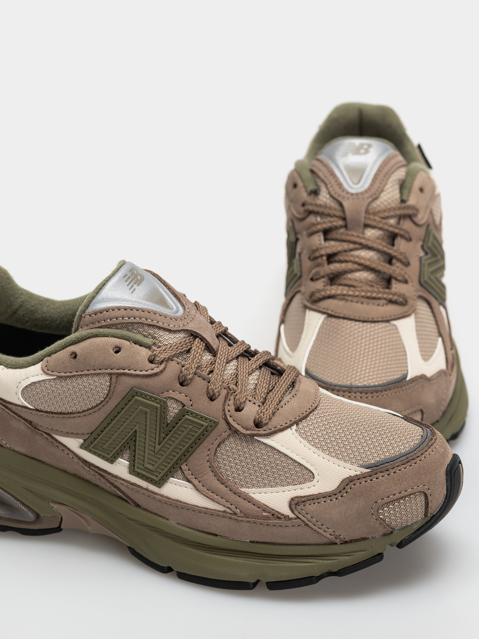 Обувки New Balance 2010 (light mushroom/timberwolf)