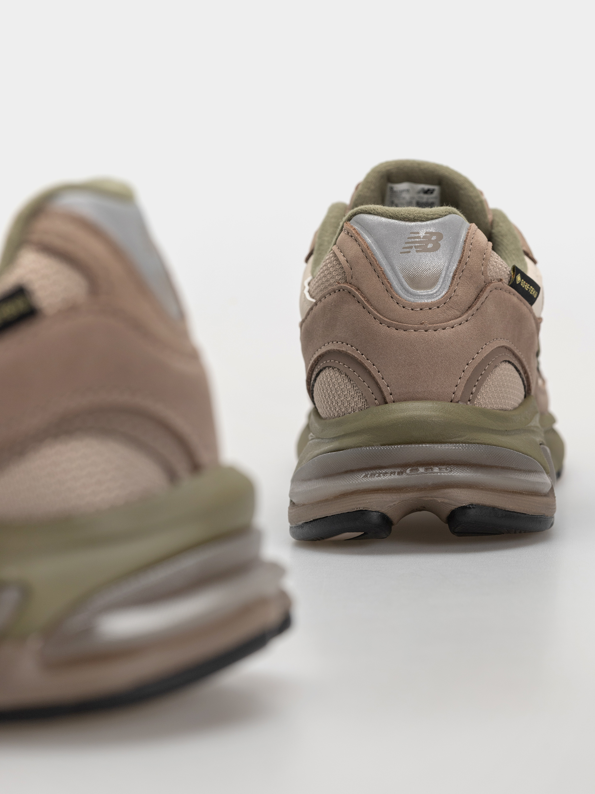 Обувки New Balance 2010 (light mushroom/timberwolf)