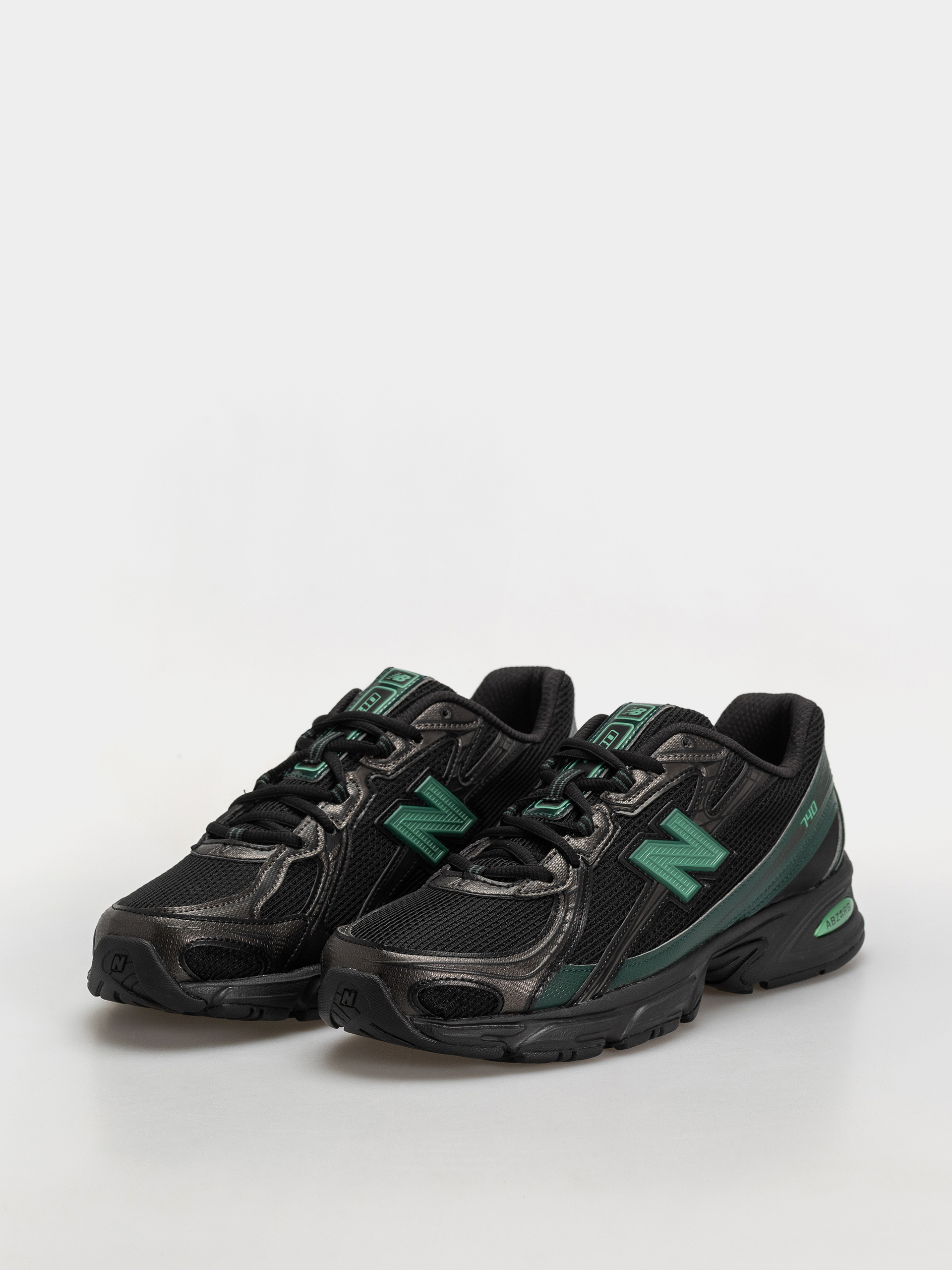 Обувки New Balance 740 (black/nordic green)