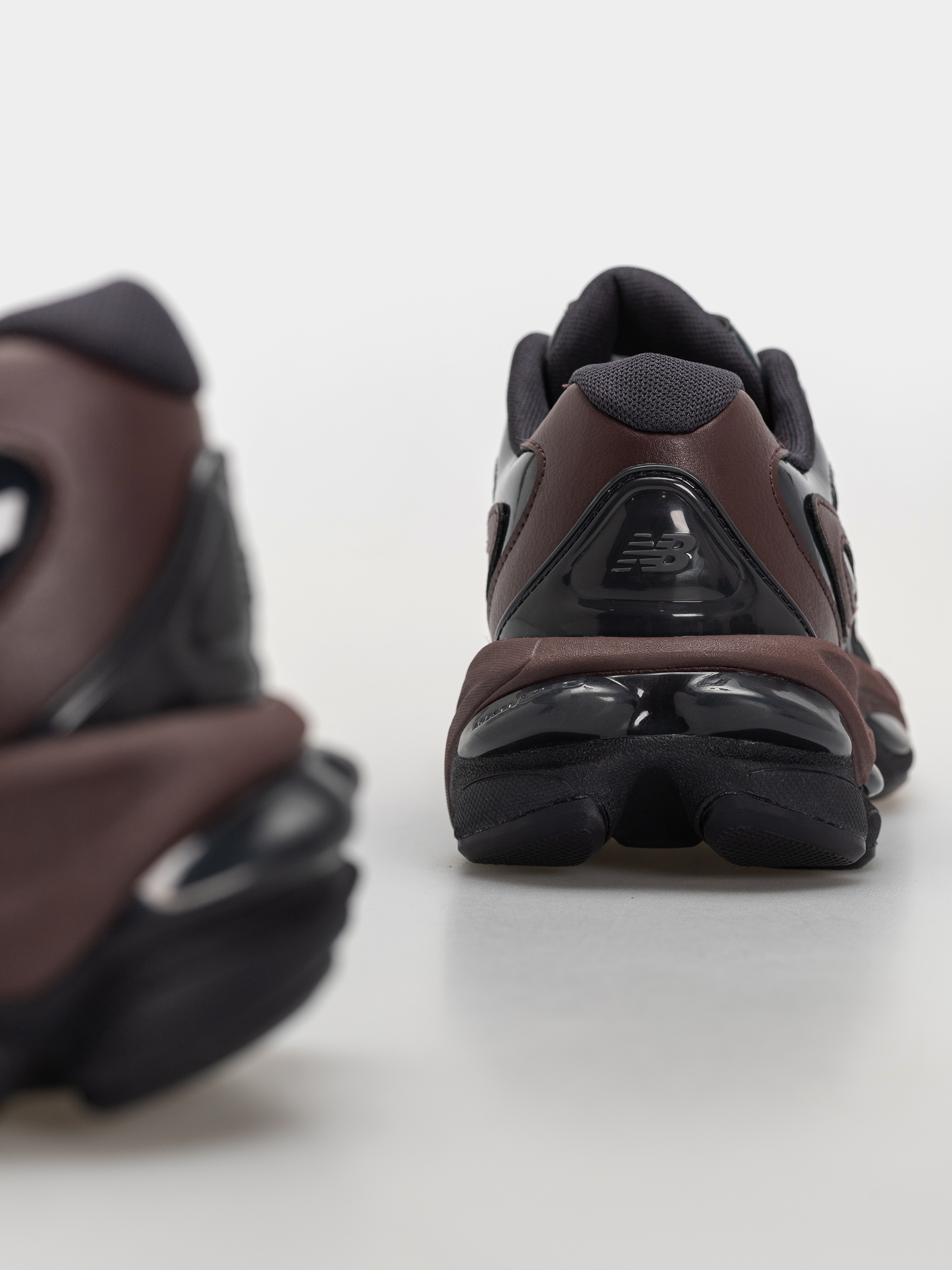 Обувки New Balance 983 (cherry leather/dark night)
