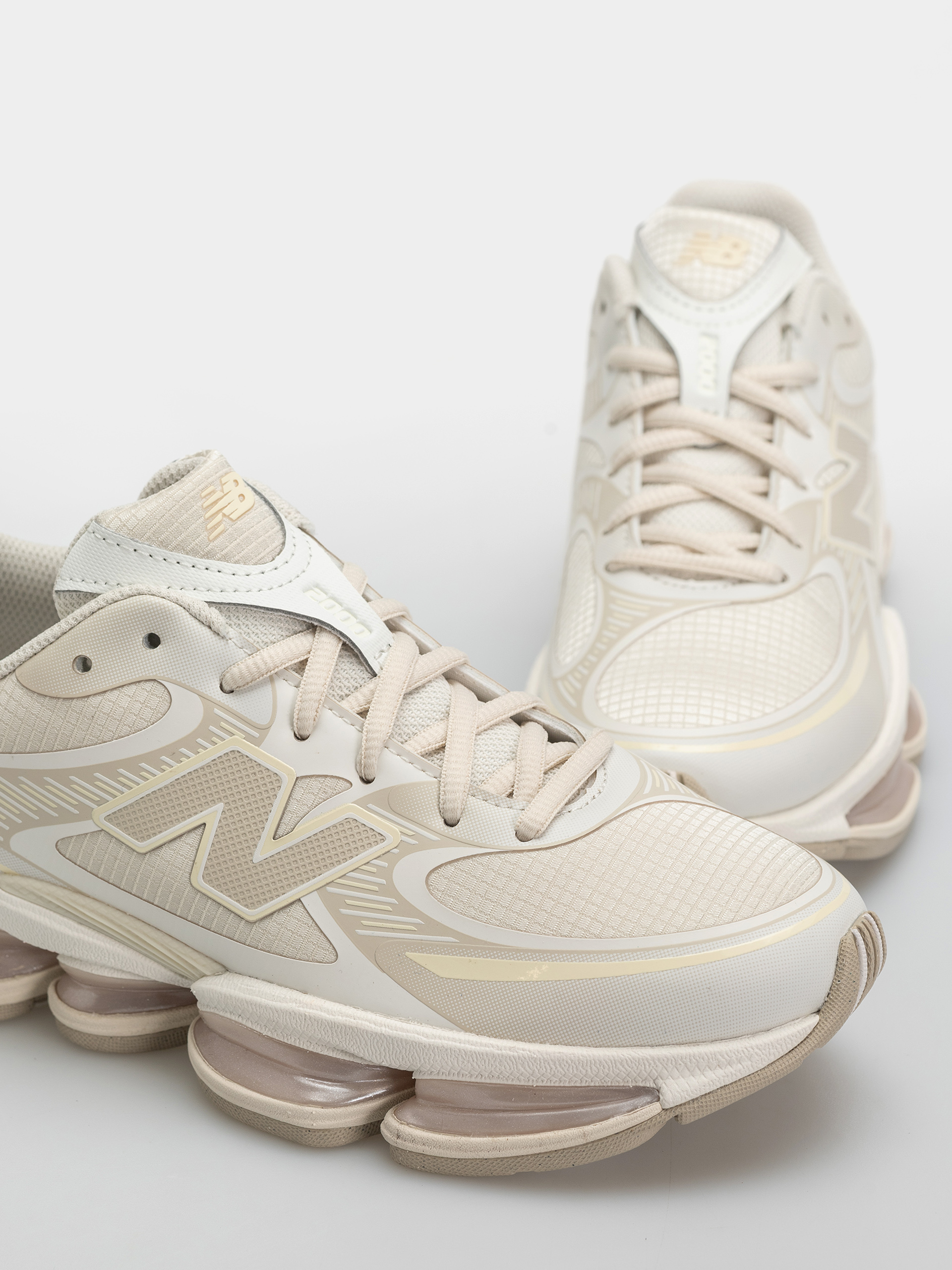 Обувки New Balance 2000 (linen/sea salt/timberwolf)