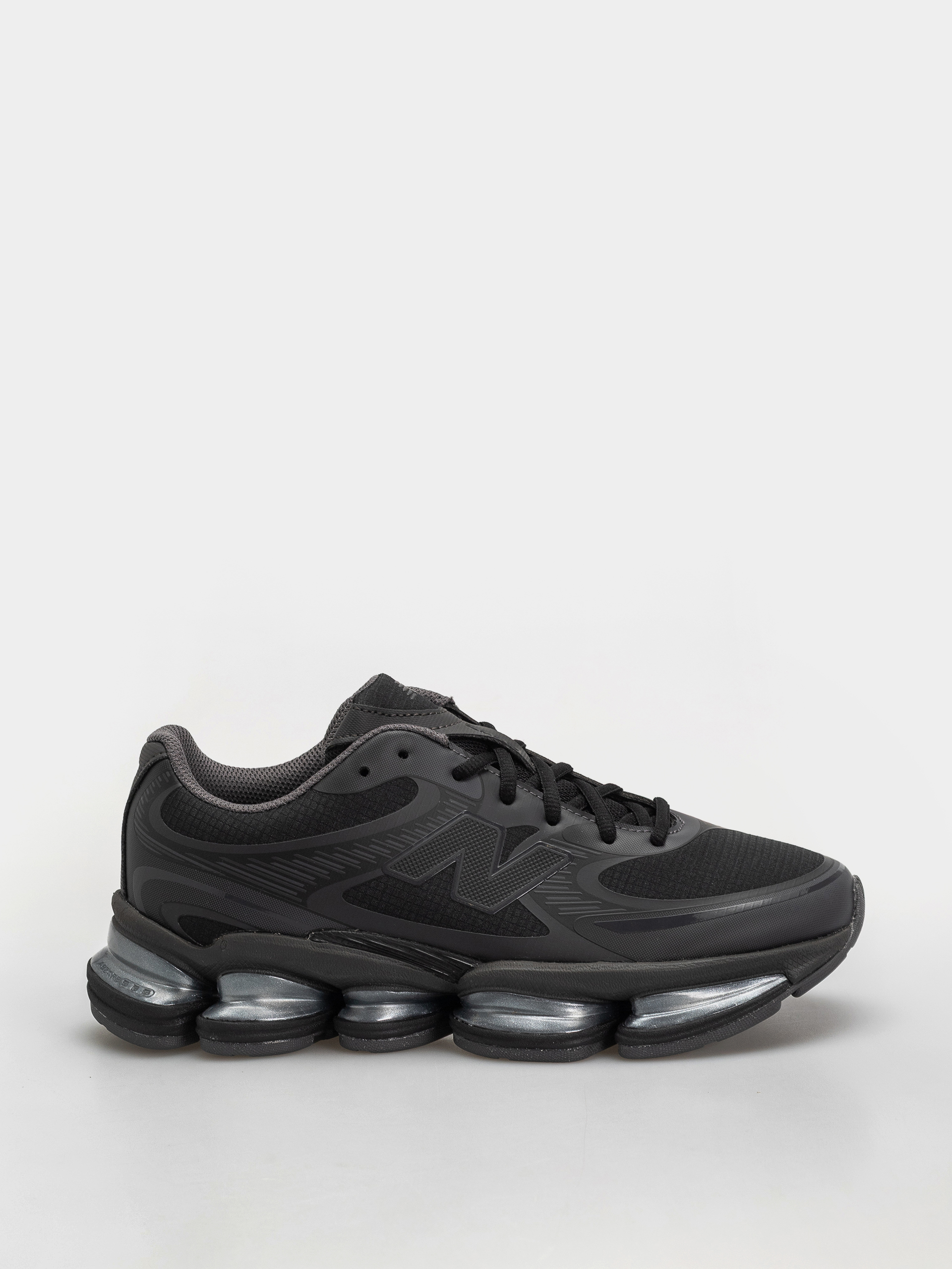 Обувки New Balance 2000 (black/black cement/magnet)