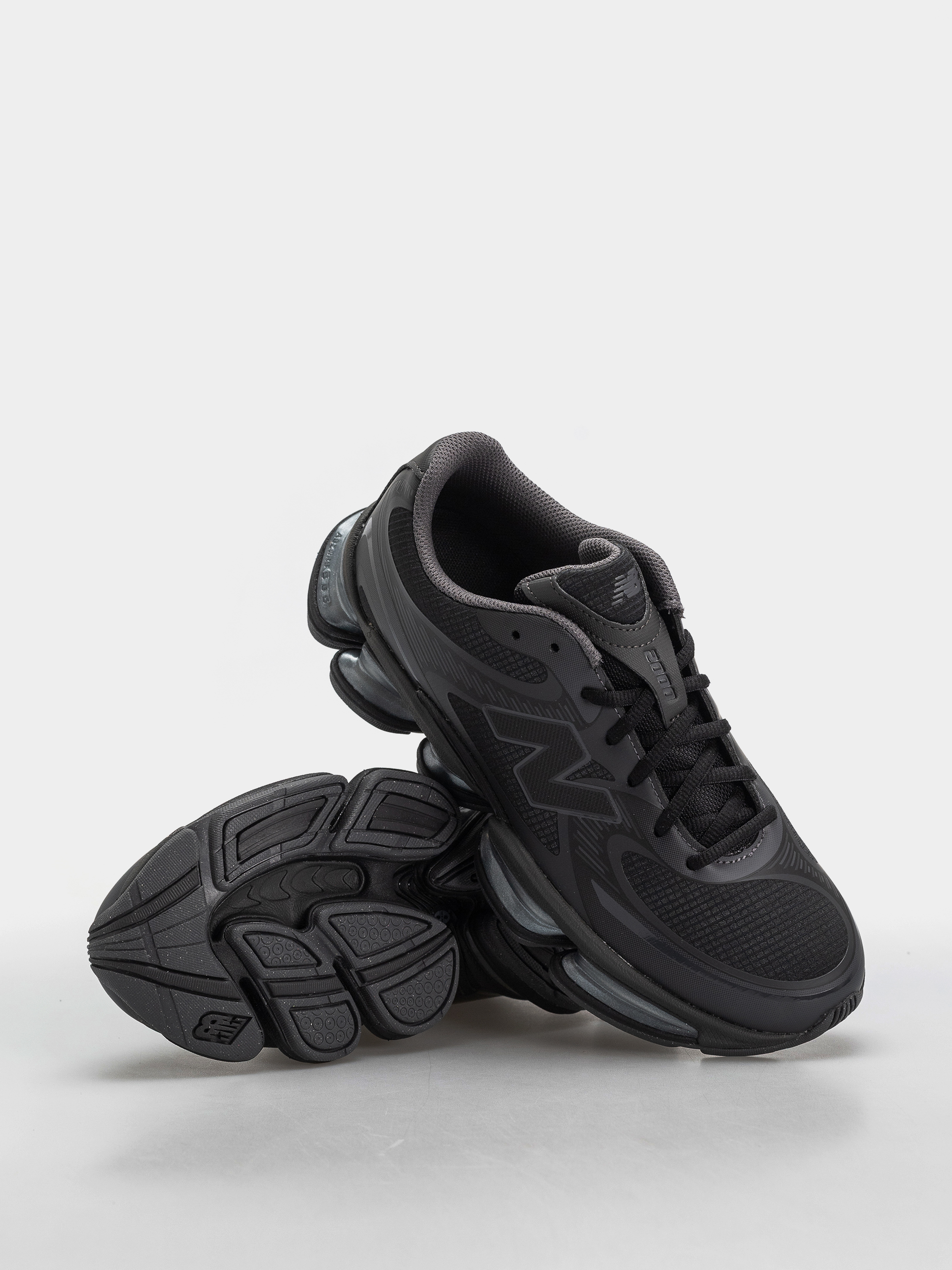 Обувки New Balance 2000 (black/black cement/magnet)