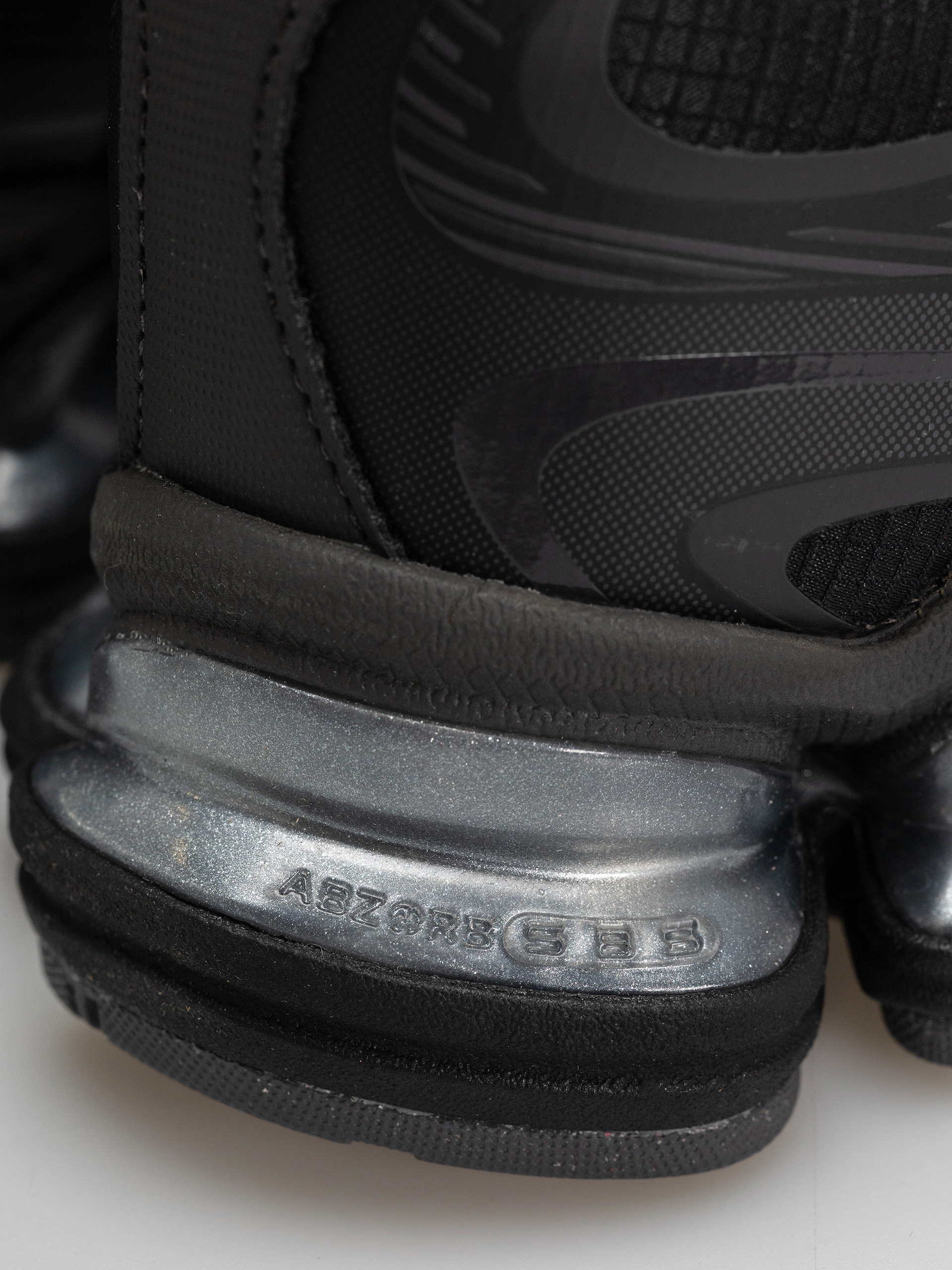 Обувки New Balance 2000 (black/black cement/magnet)