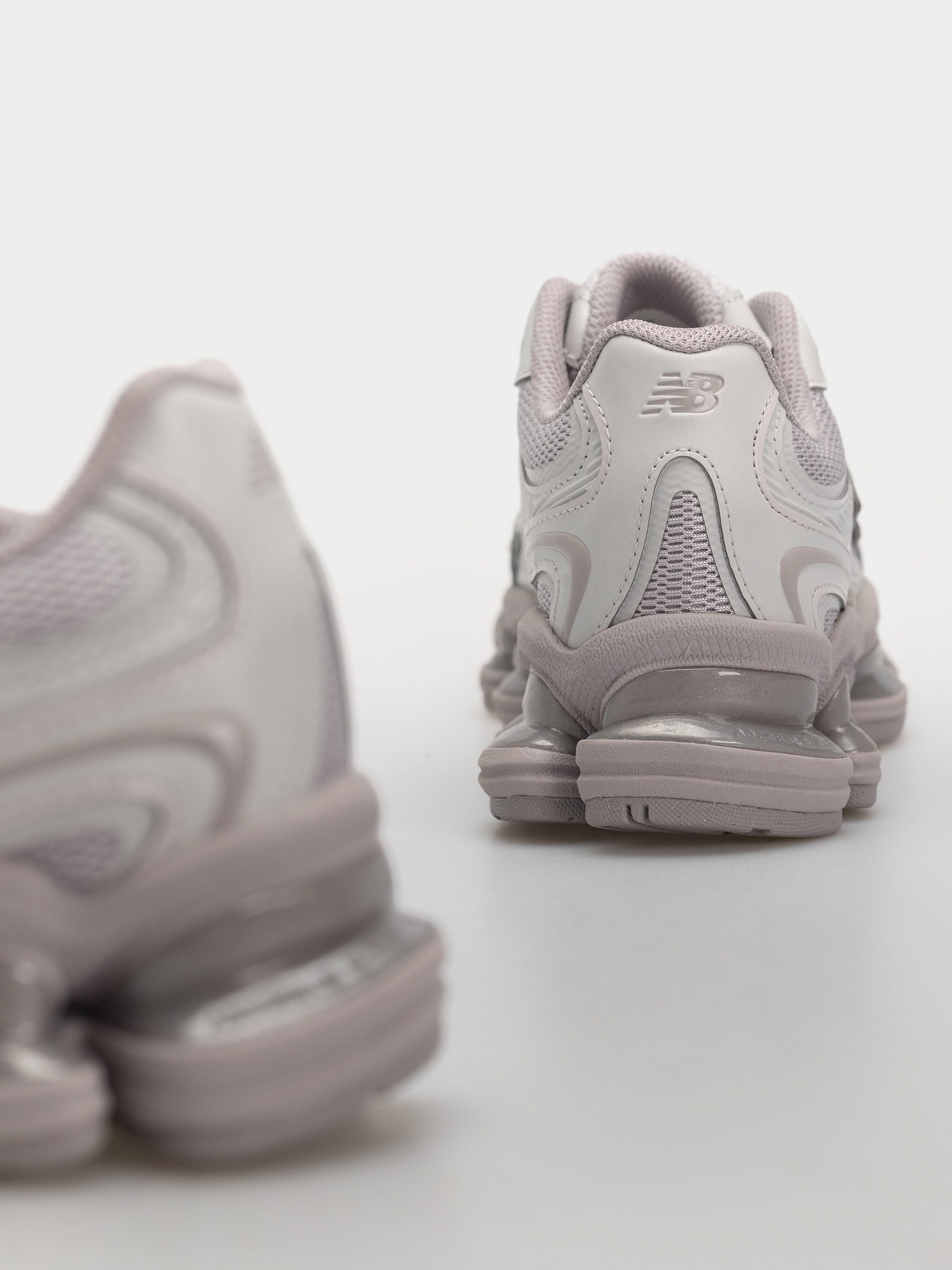 Обувки New Balance 2000 (horizon grey/truffle salt)