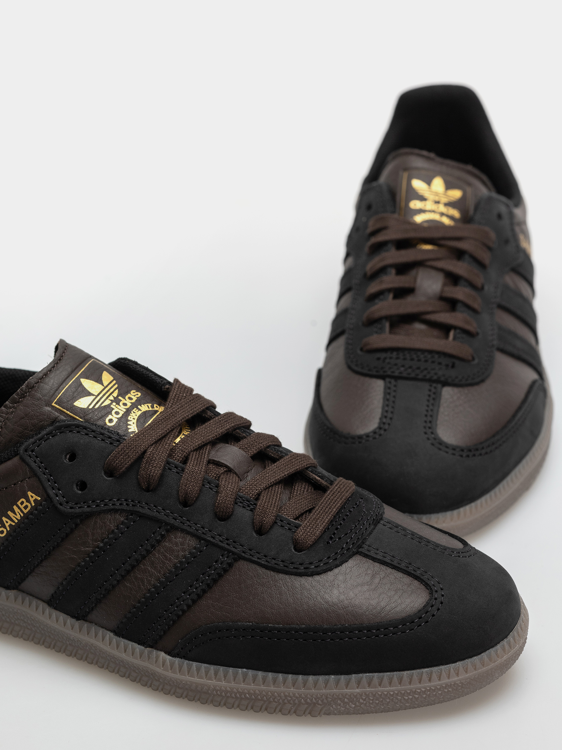 Обувки adidas Samba Adv (dbrown/cblack/gum5)